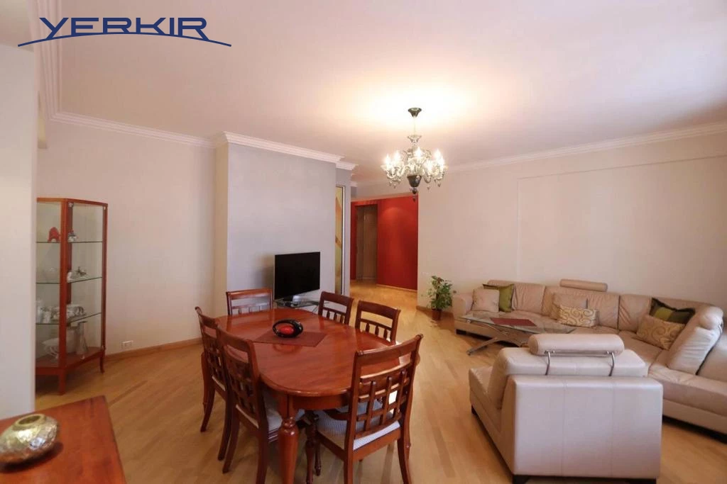 Apartments Code: 5+409909