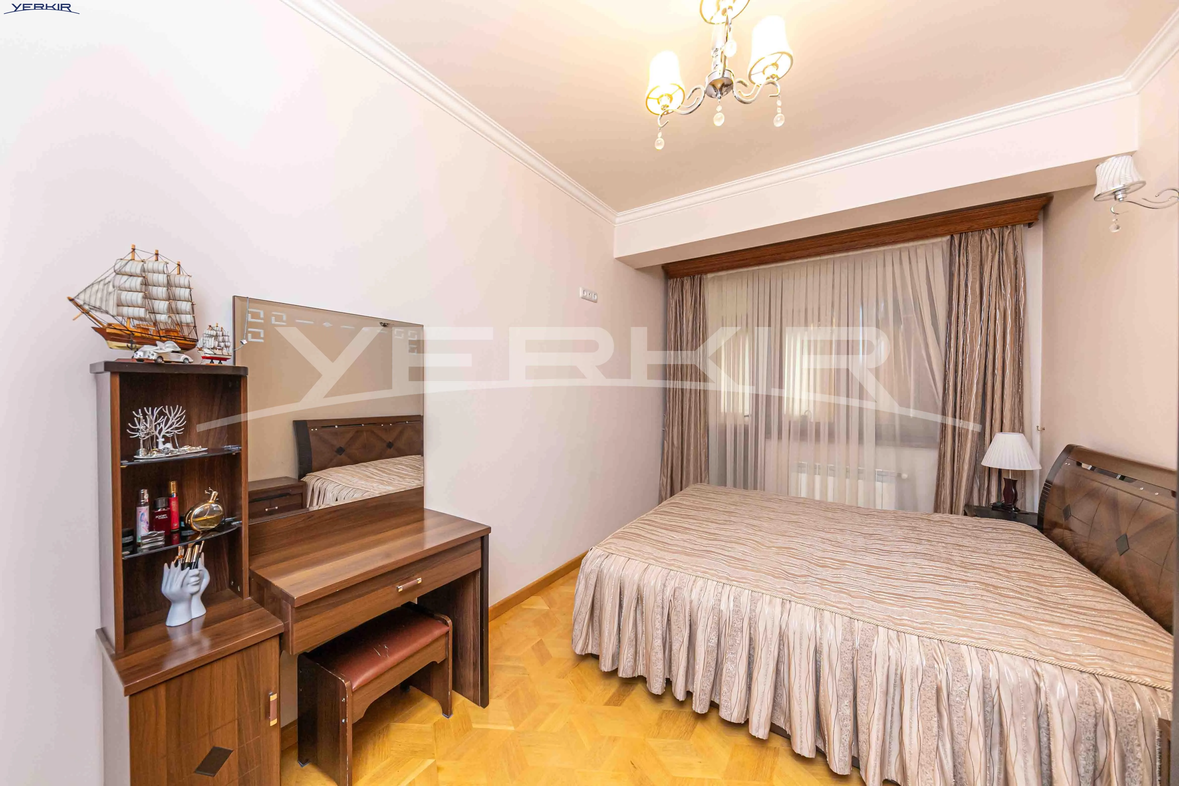 Բնակարաններ Կոդ` 10+4214948
