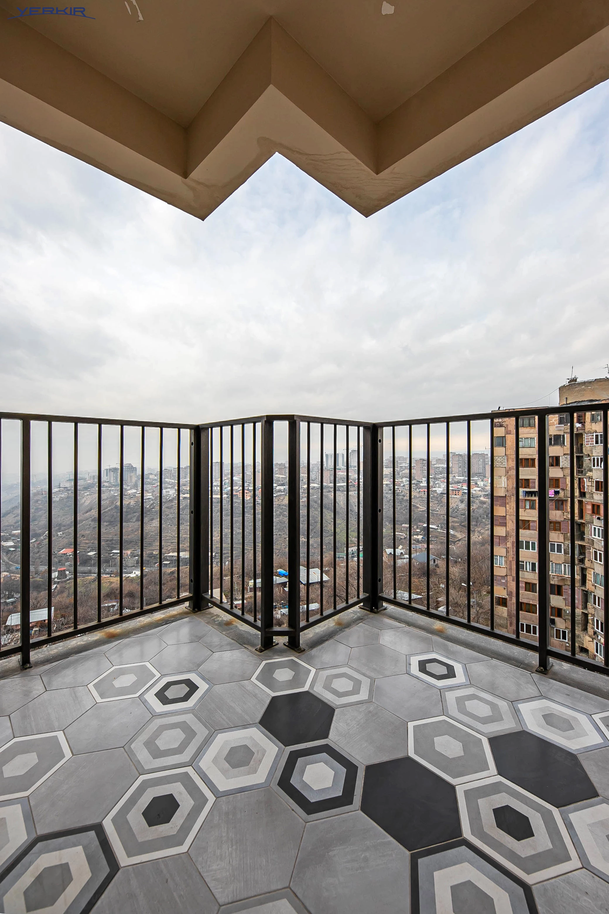 Apartments Code: 5+415188