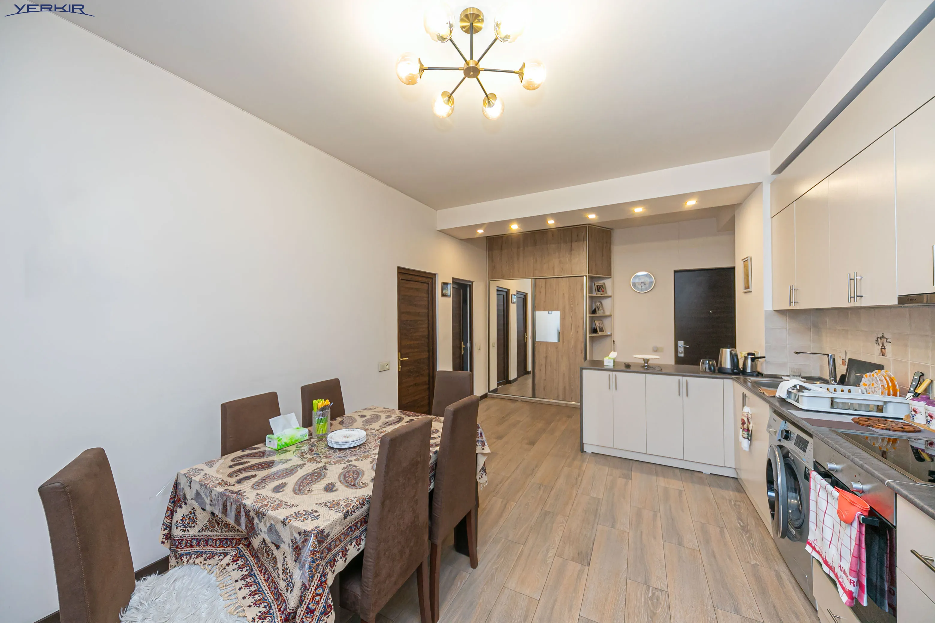 Квартиры Код 10+2410137