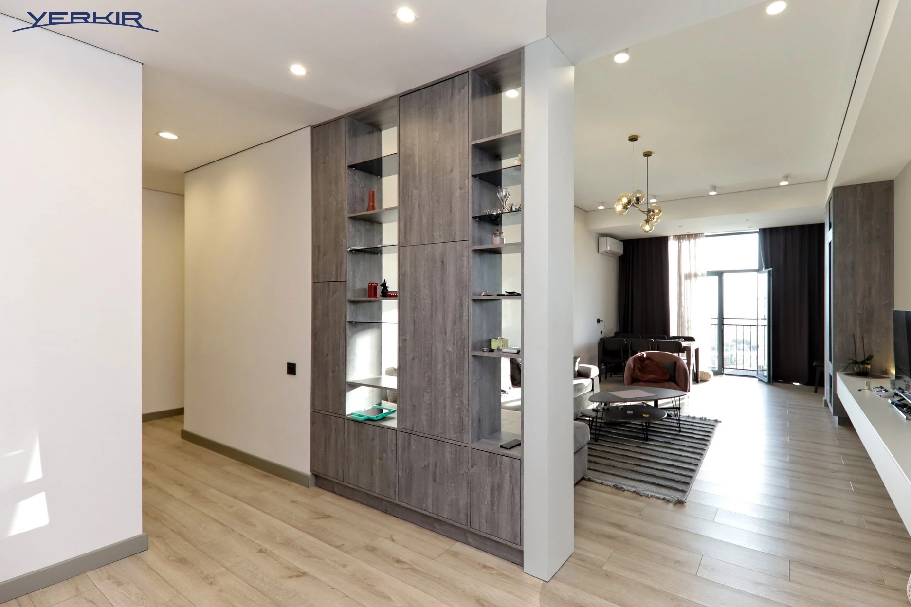 Apartments Code: 9+4115930