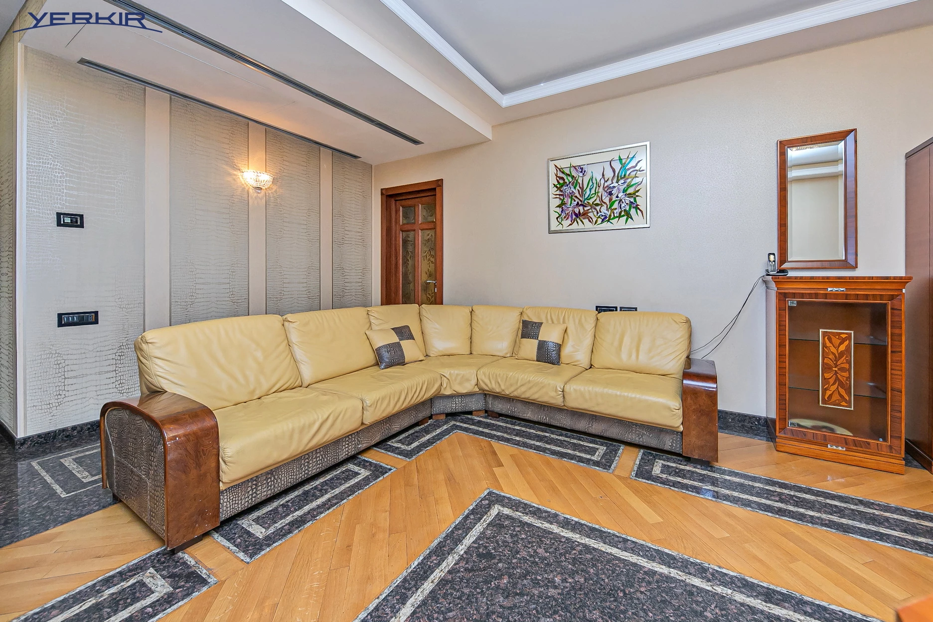 Apartments Code: 5+317840