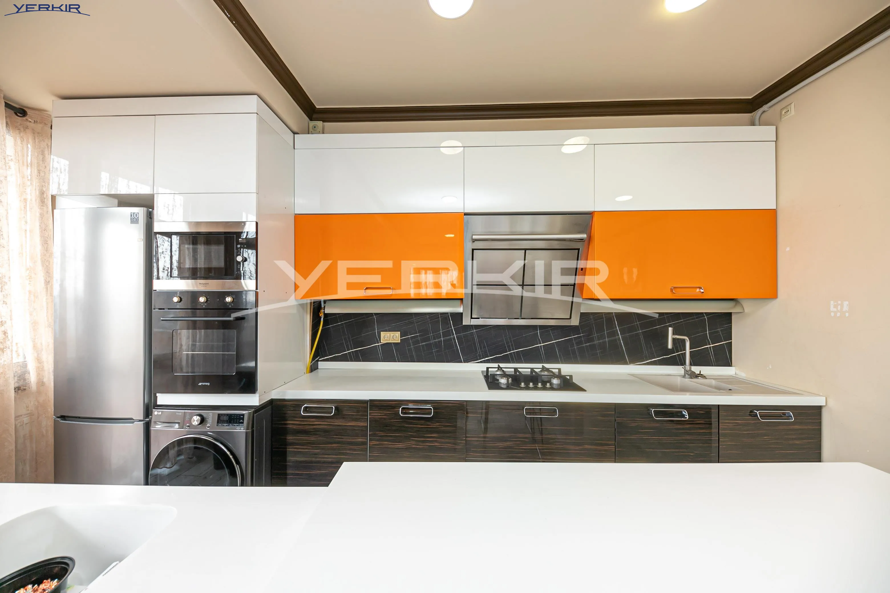 Apartments Code: 10+3701349