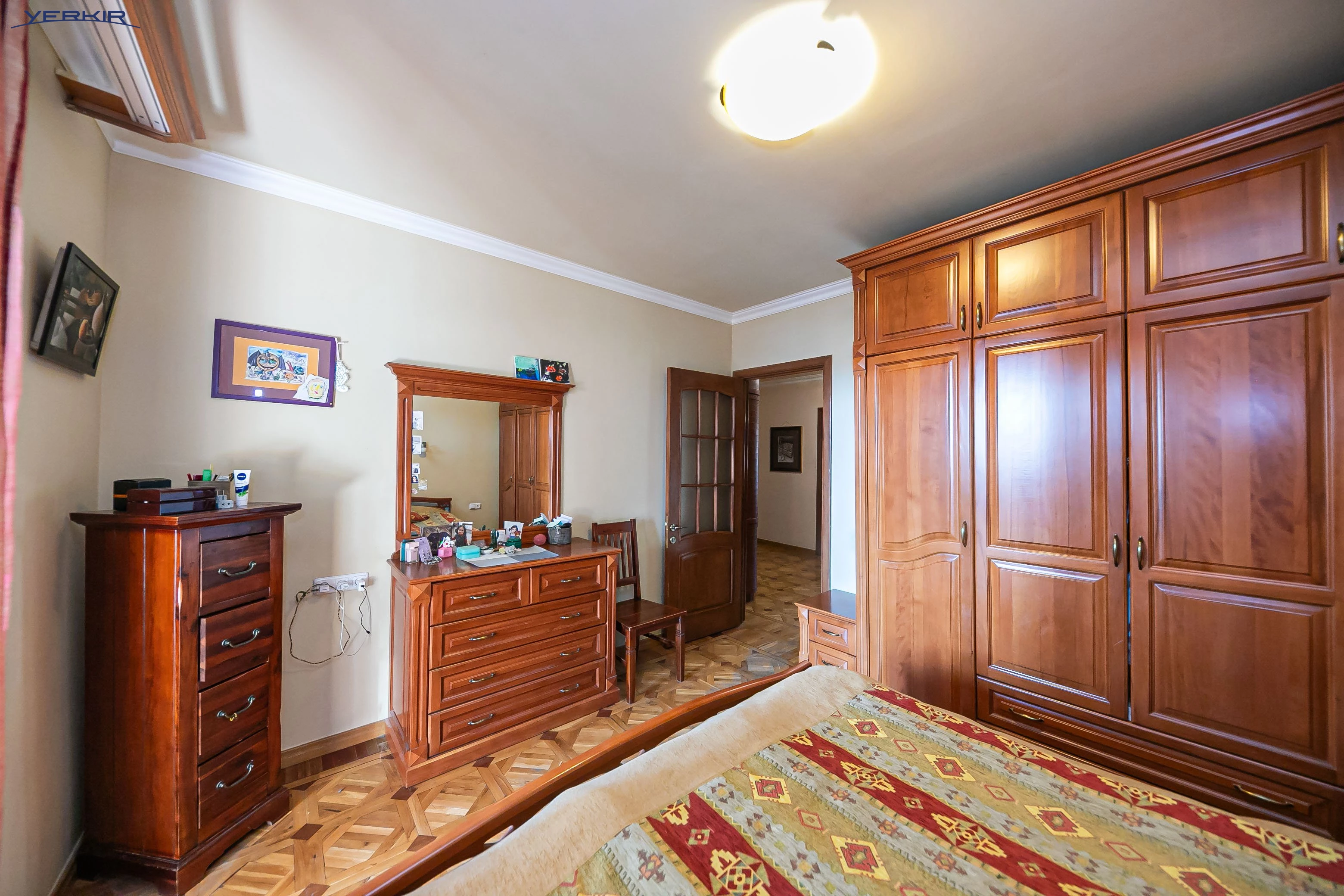 Բնակարաններ Կոդ` 9+2858223