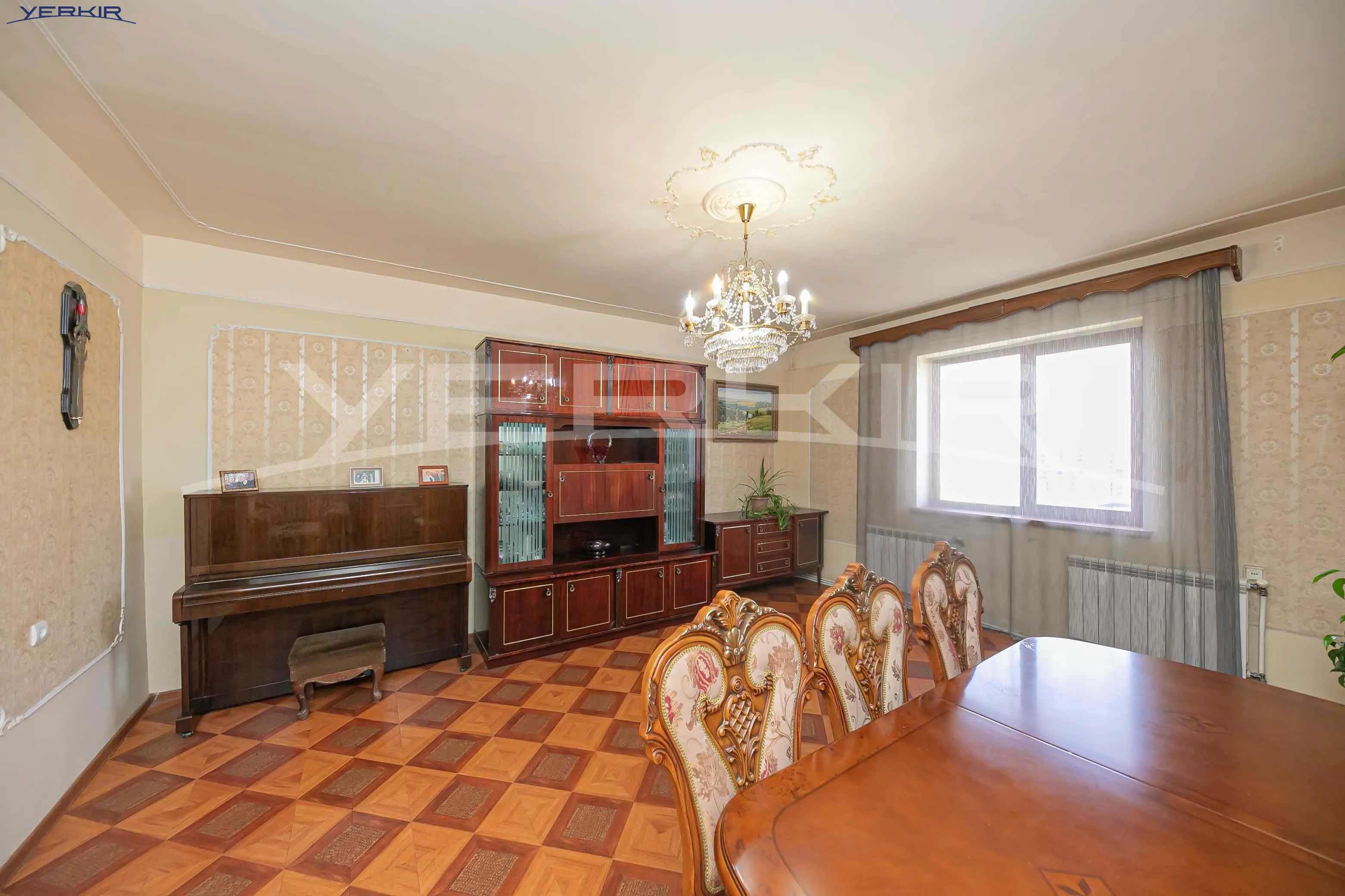 Apartments Code: 10+3240318