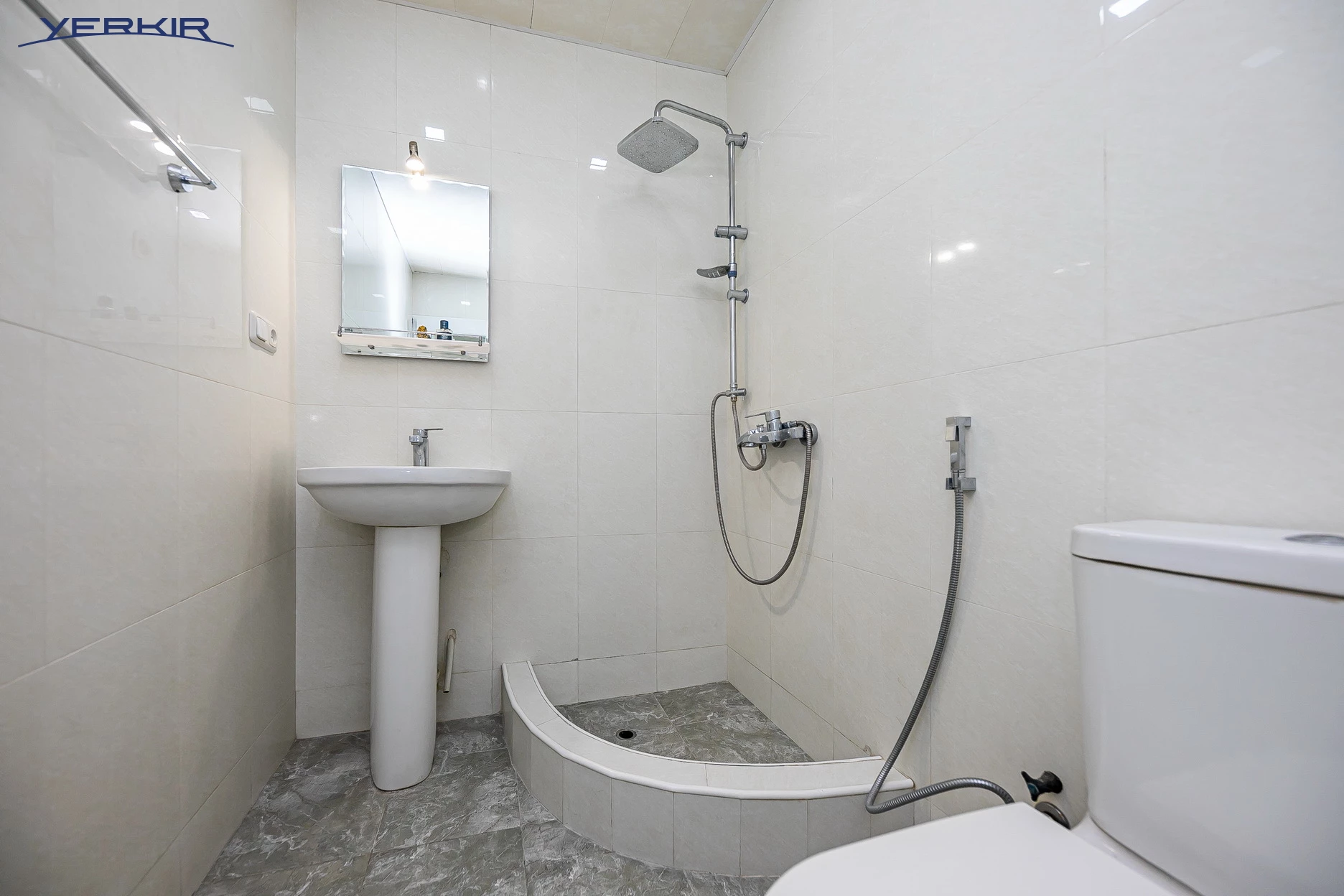 Apartments Code: 10+317054