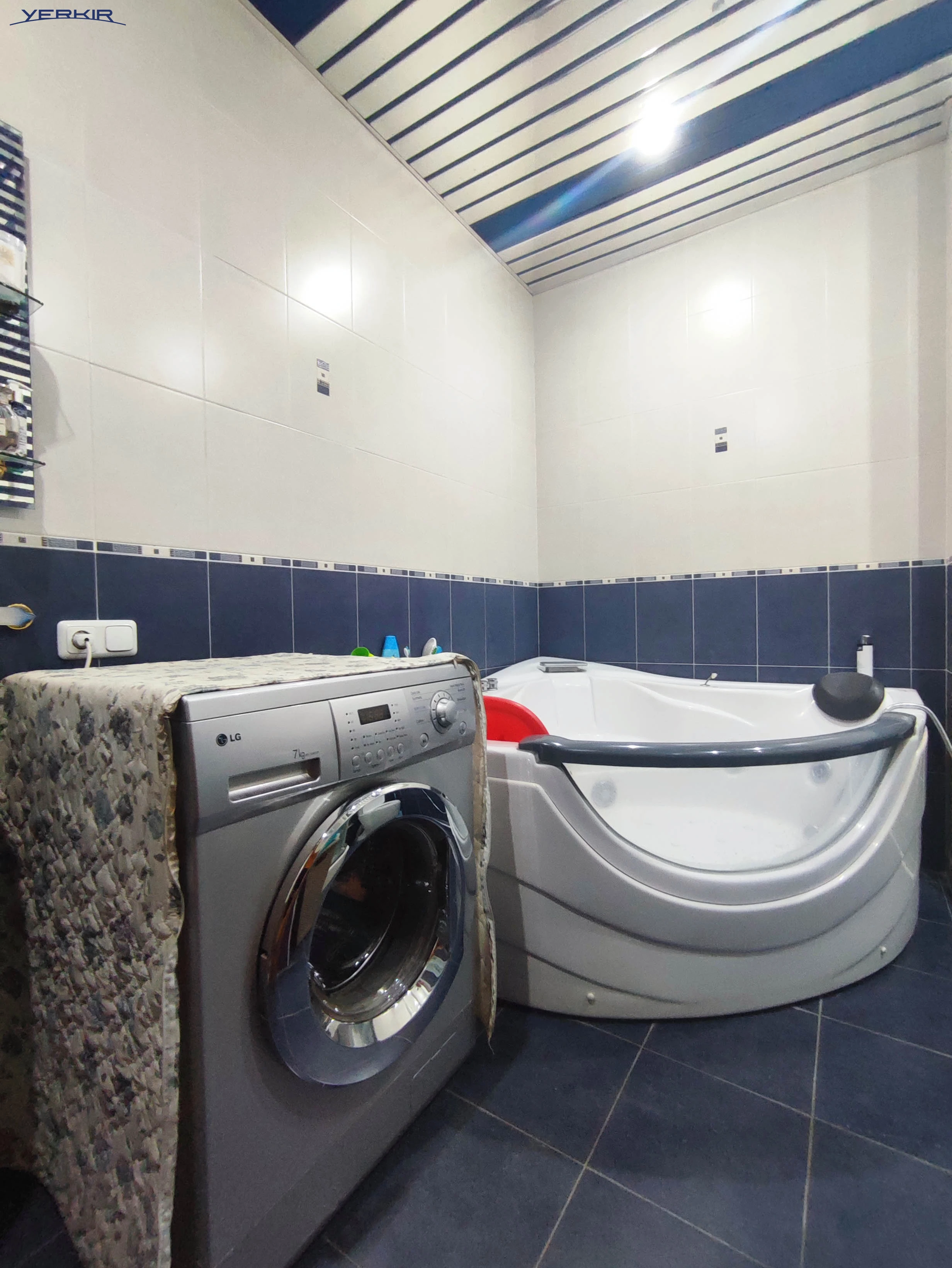 Apartments Code: 9+412677