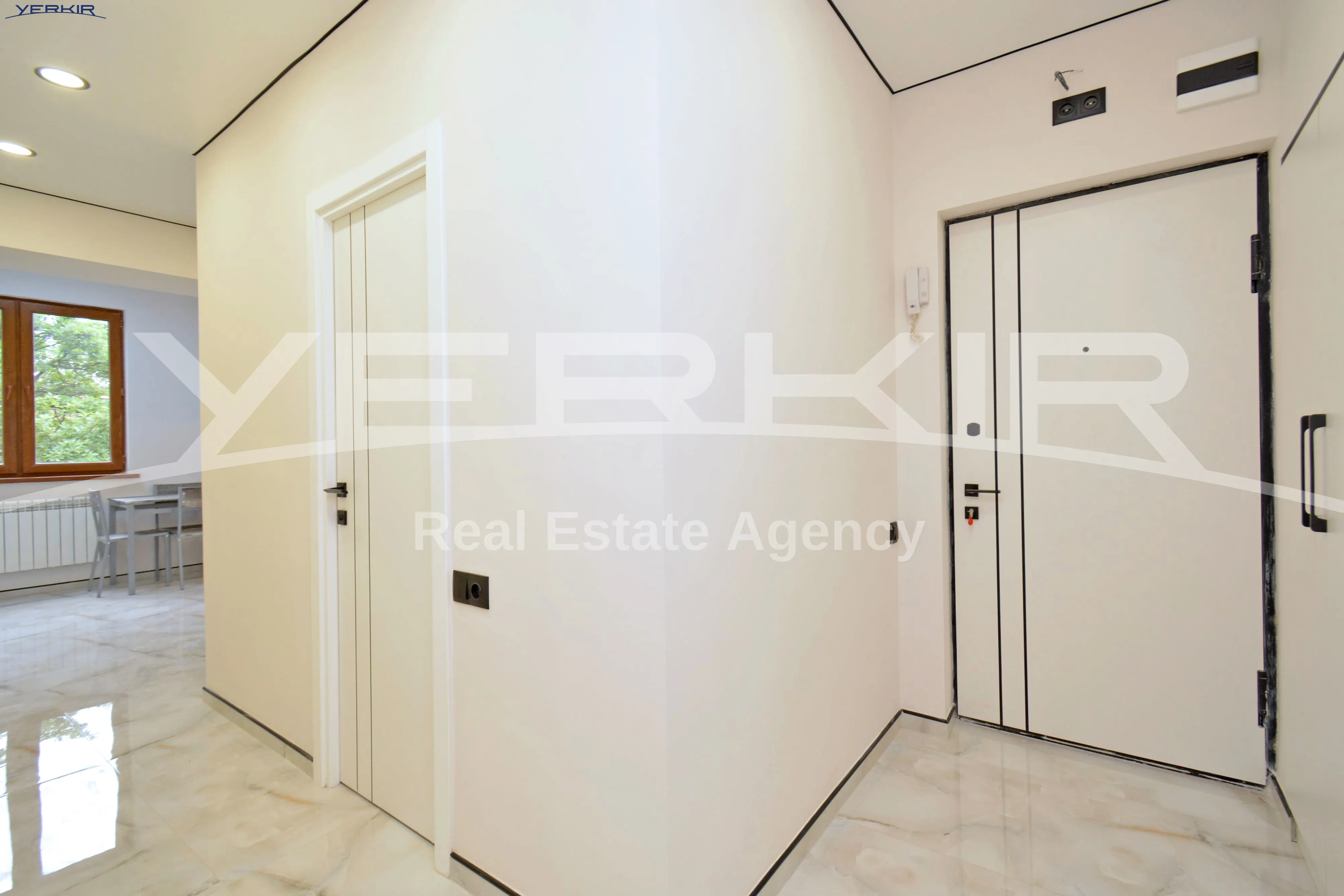 Apartments Code: 3+4294219