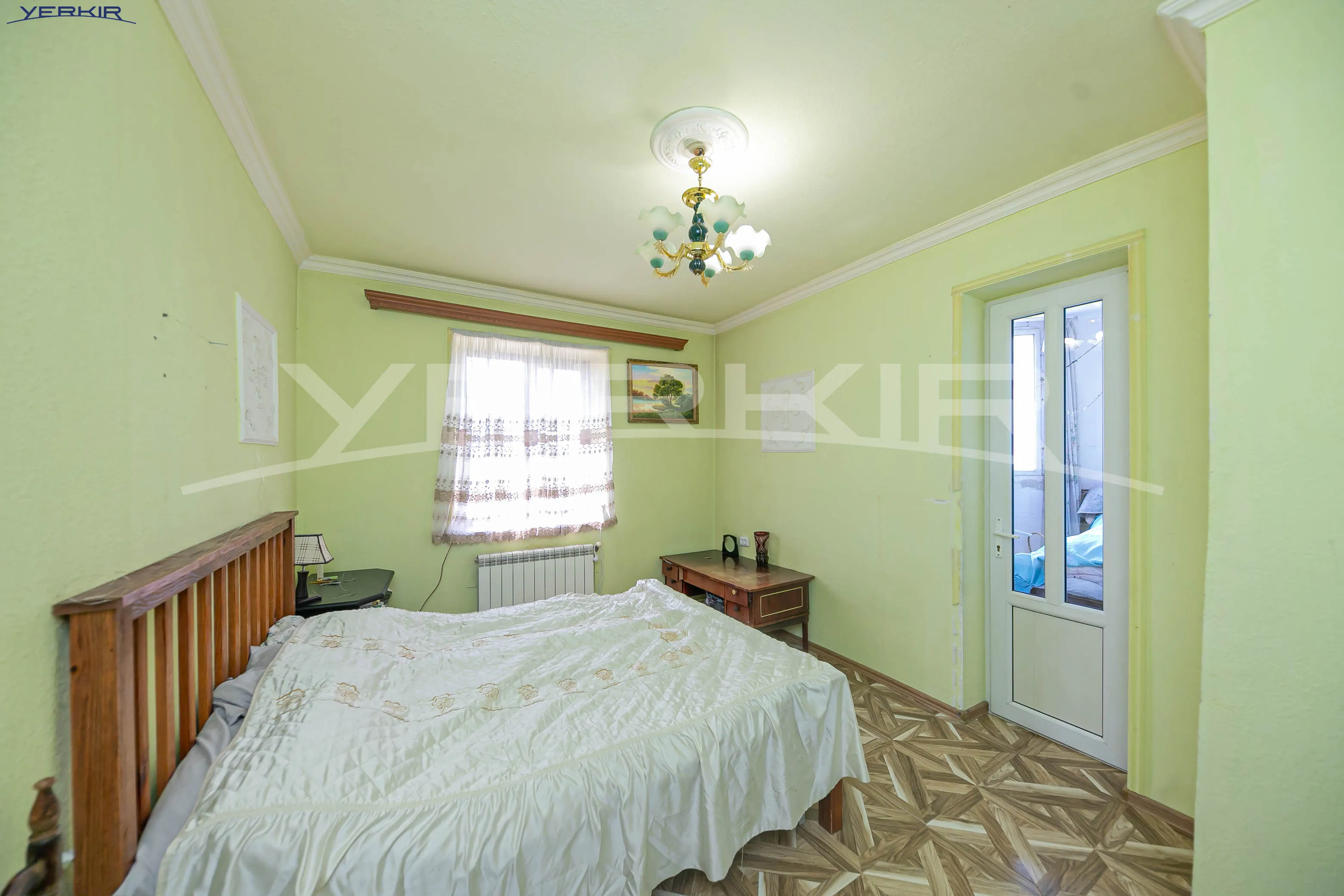 Apartments Code: 10+3240318