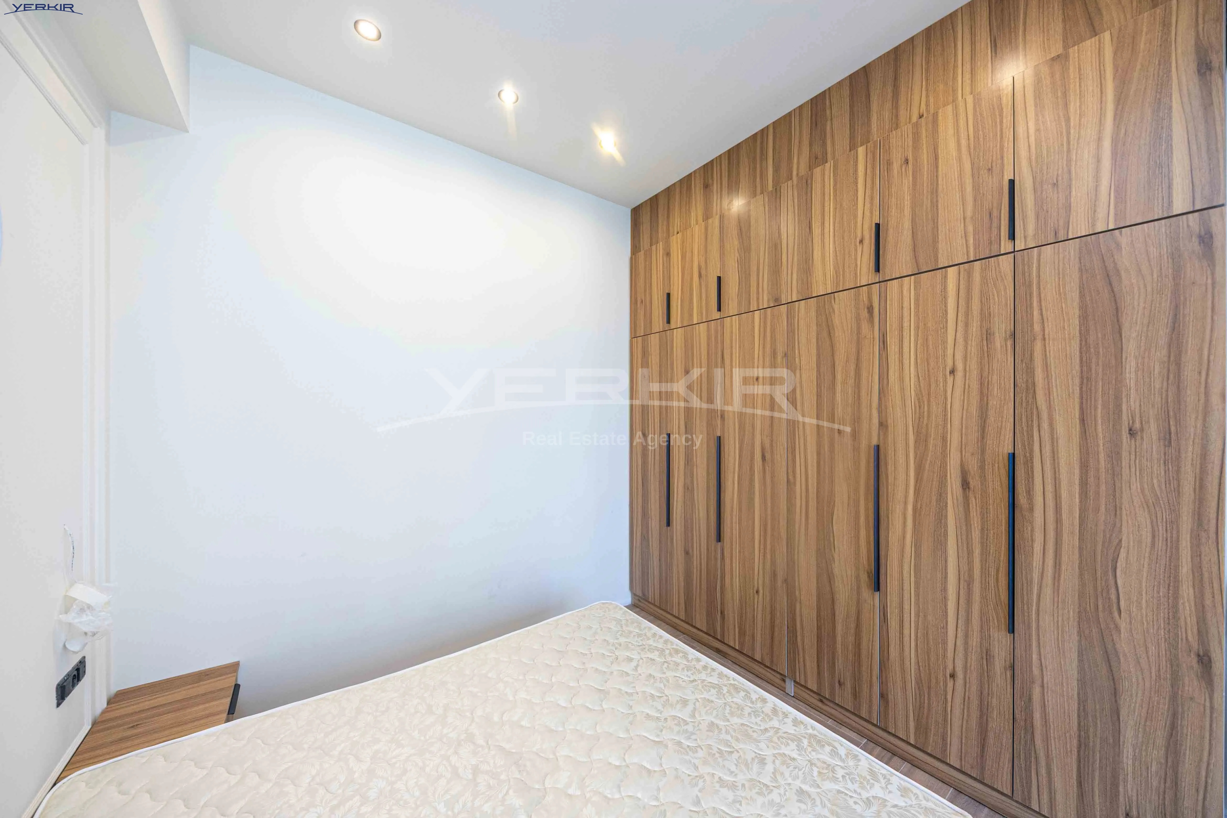 Apartments Code: 5+2985982