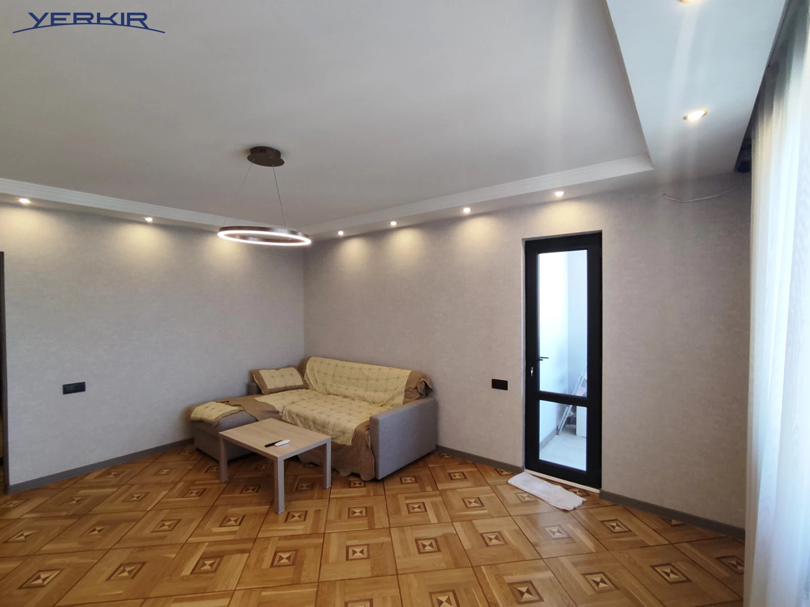 Apartments Code: 9+216336