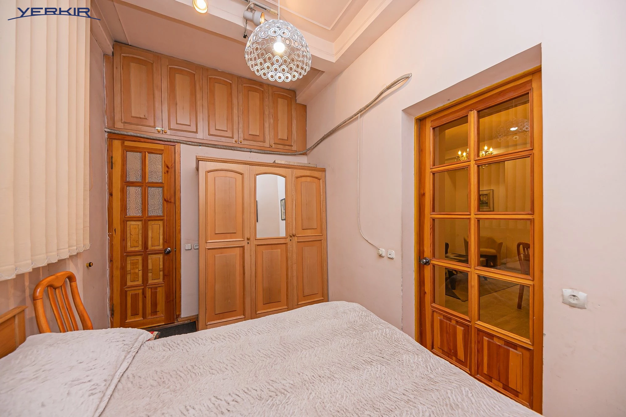 Apartments Code: 8+218992