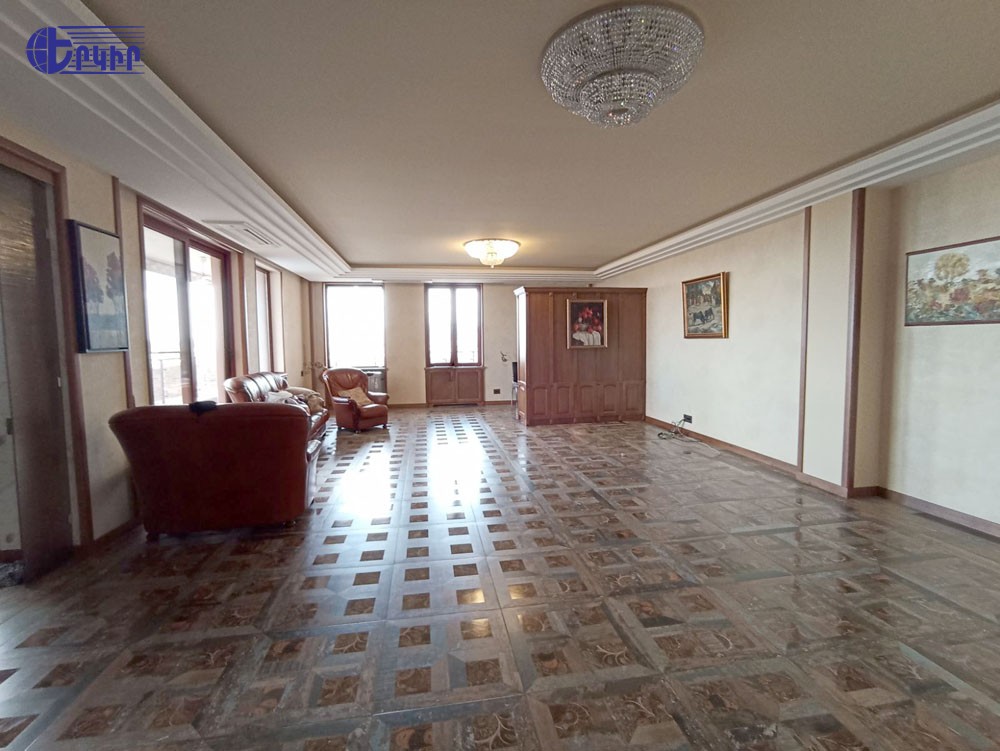 Բնակարաններ Կոդ` 10+402741