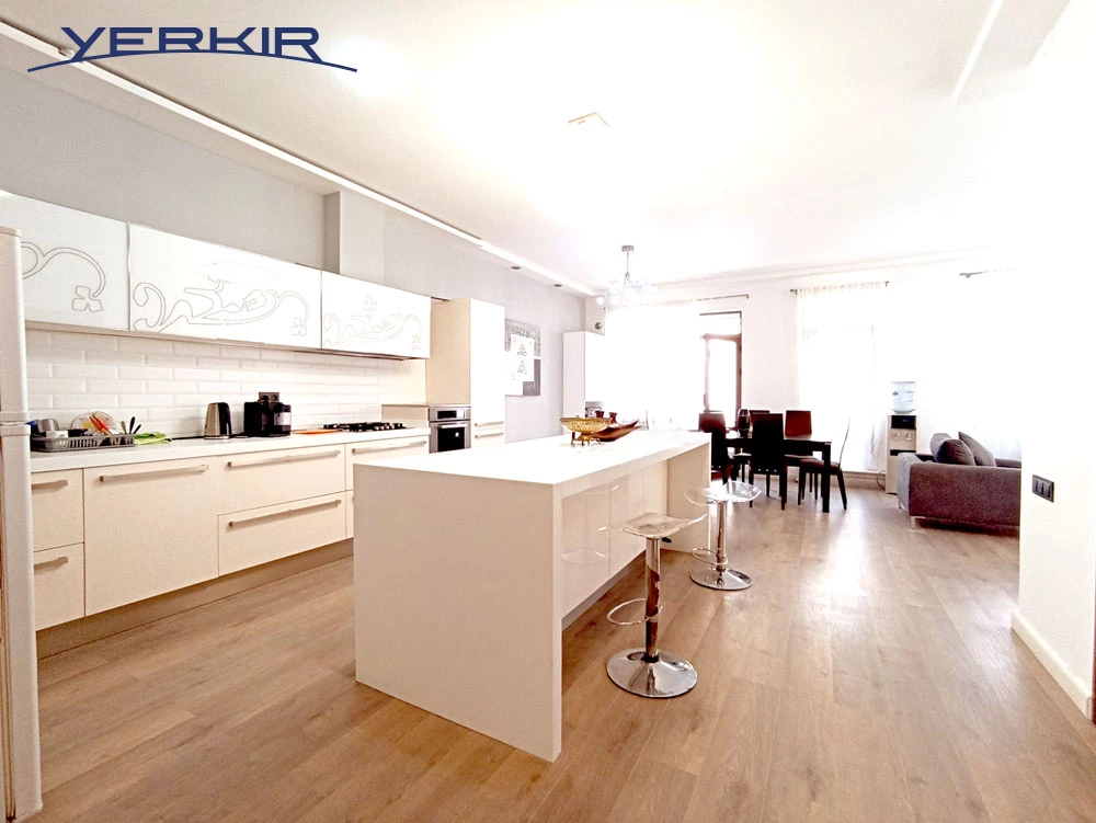 Apartments Code: 10+405450