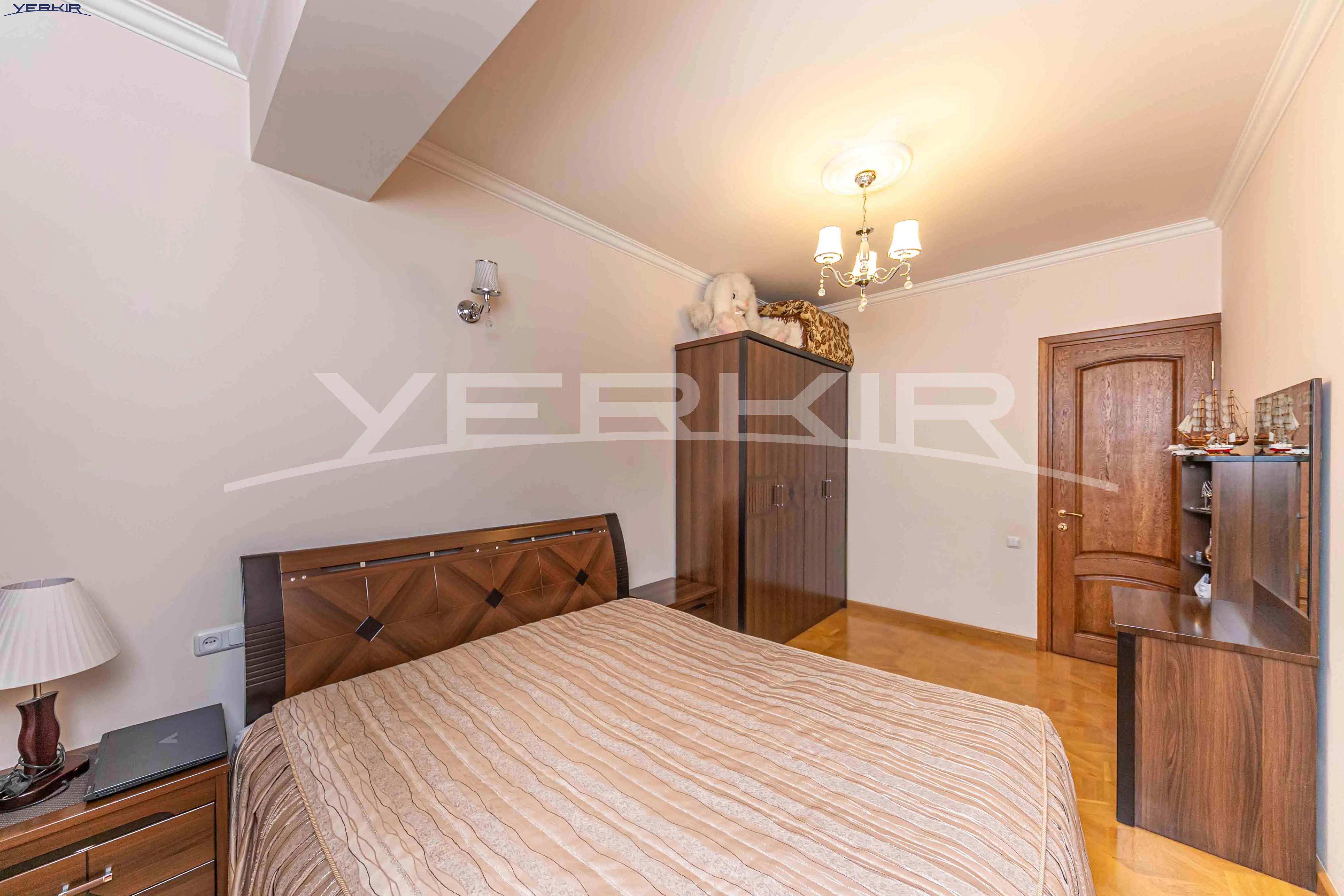 Բնակարաններ Կոդ` 10+4214948
