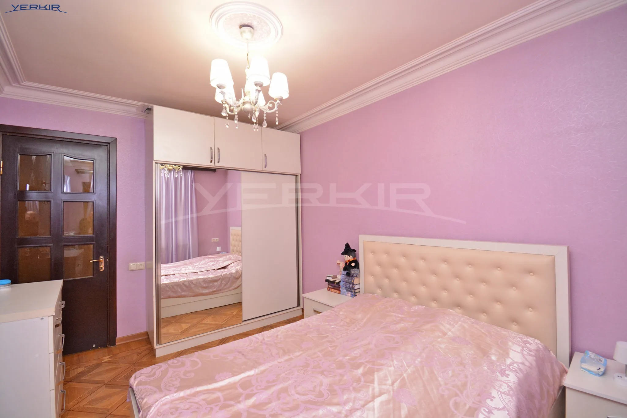 Բնակարաններ Կոդ` 3+3743135