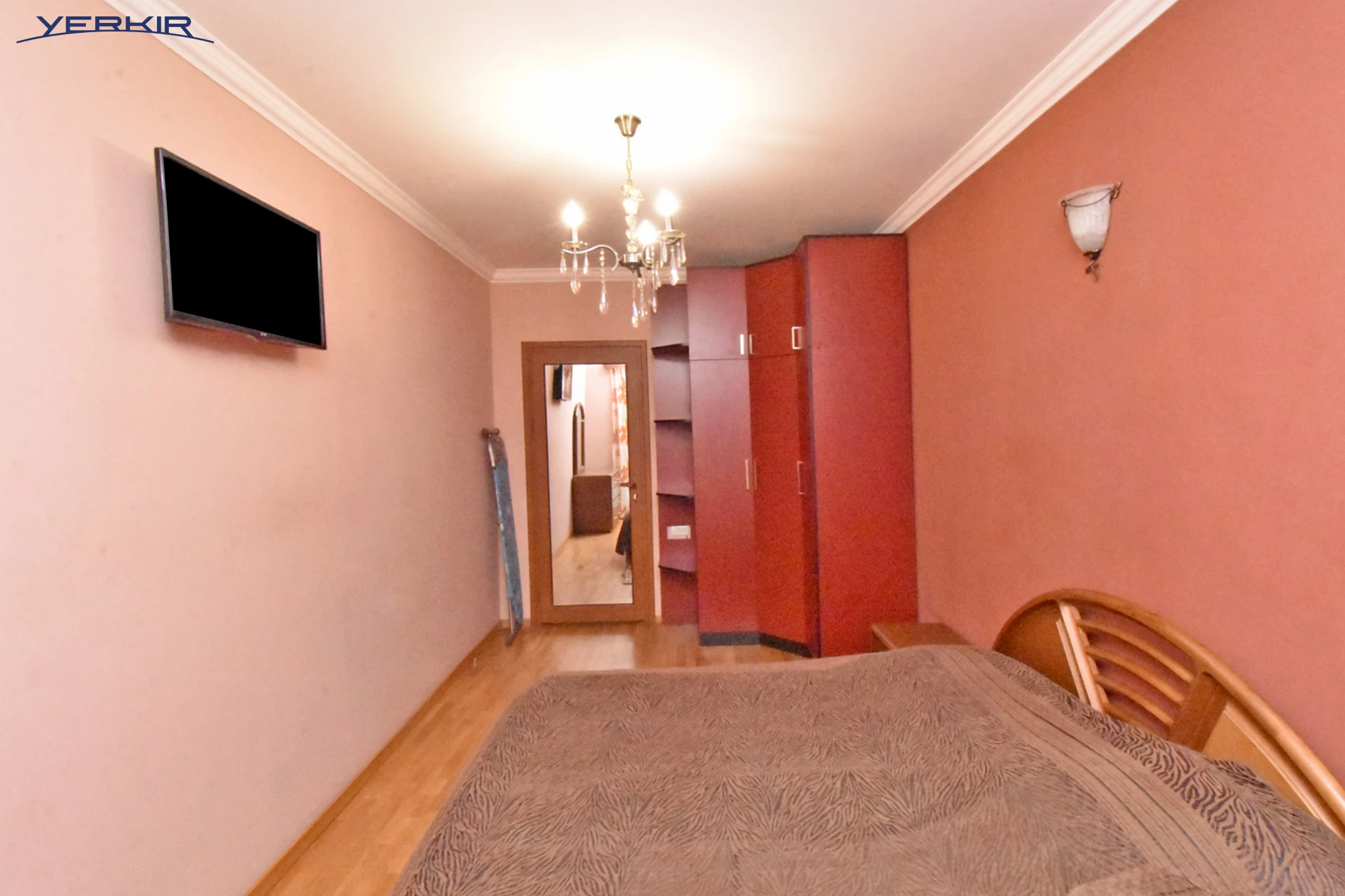 Apartments Code: 5+220703