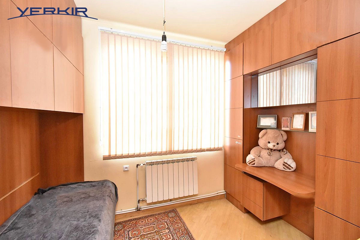 Apartments Code: 10+405869