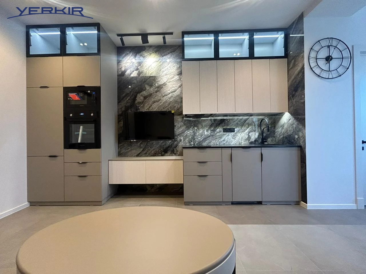 Apartments Code: 9+1885476