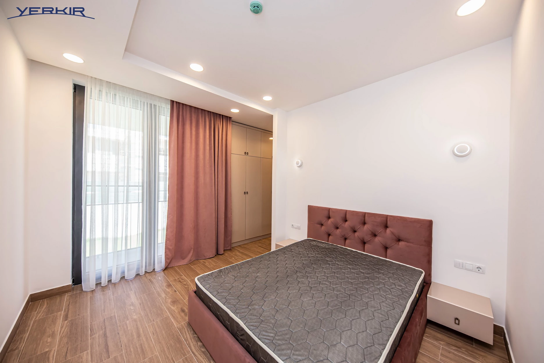 Առանձնատներ Կոդ` 5+513738