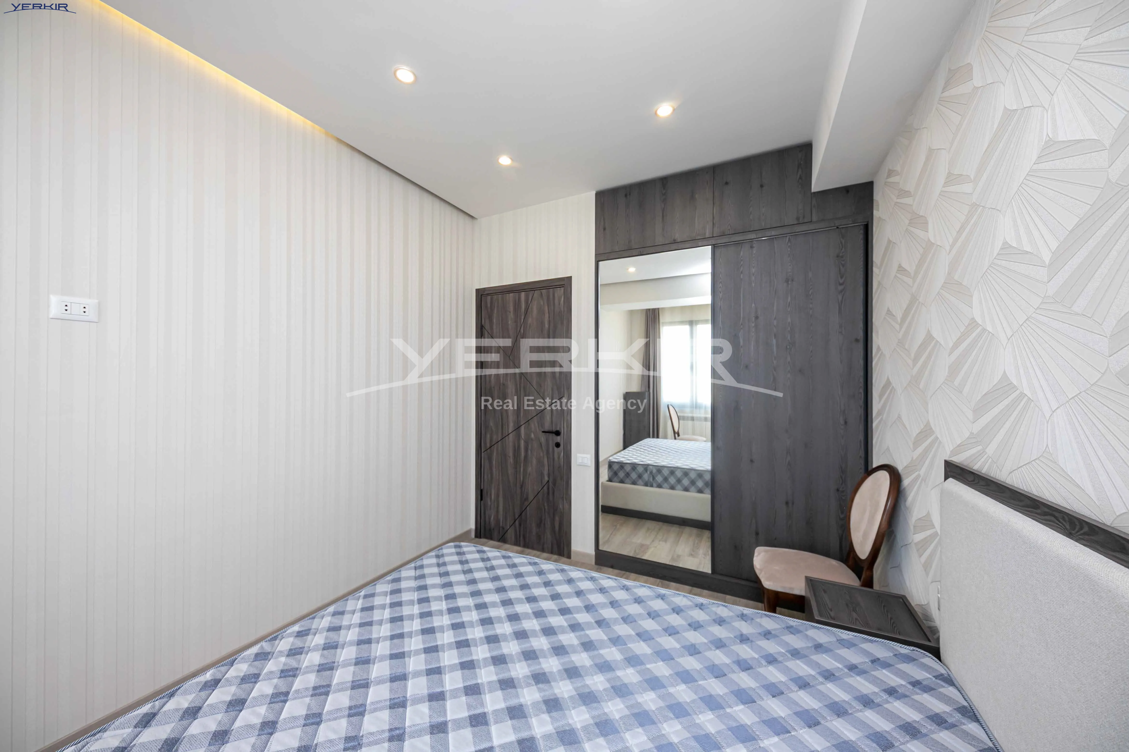 Apartments Code: 1+4489807
