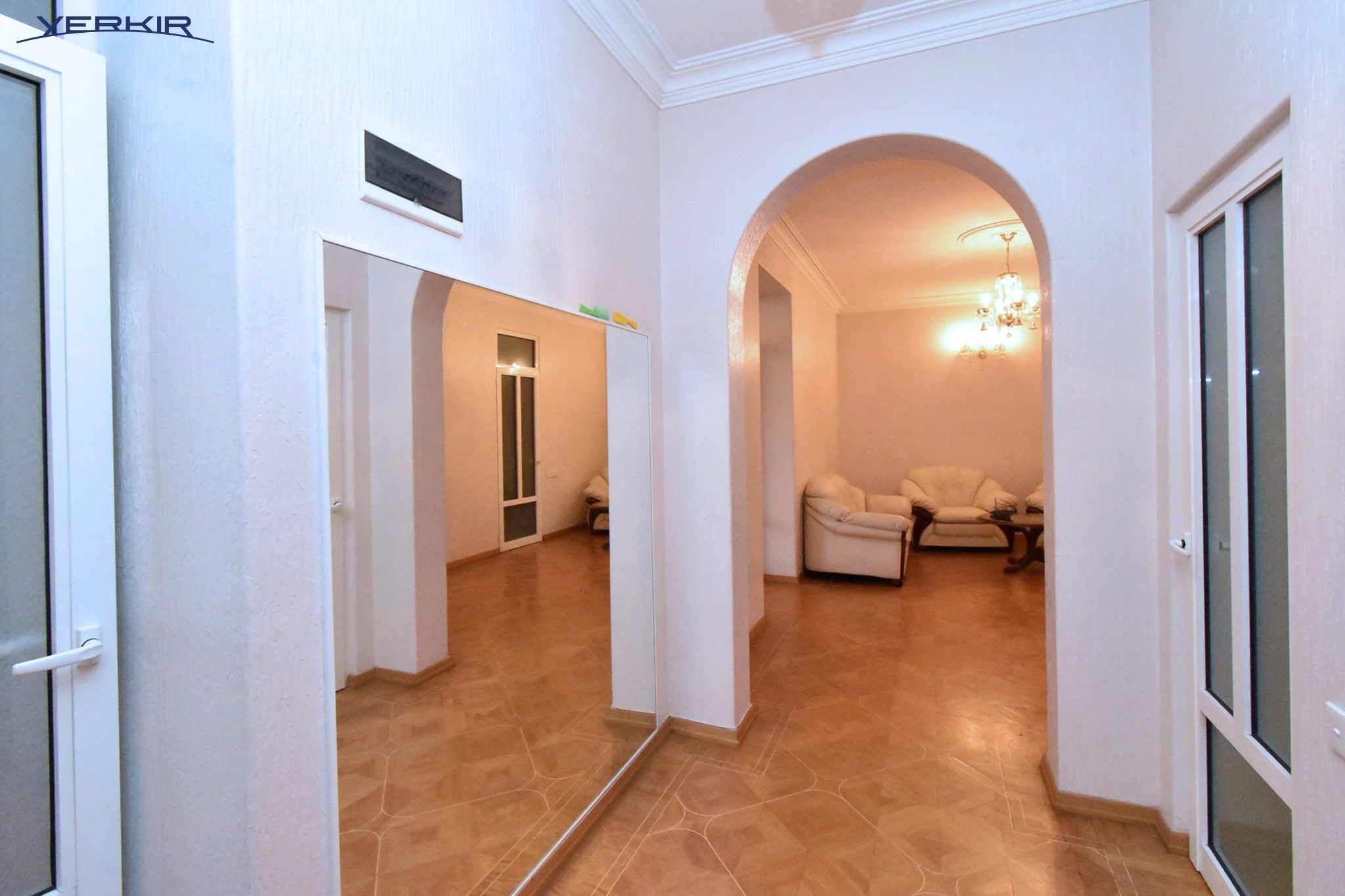 Բնակարաններ Կոդ` 5+821260