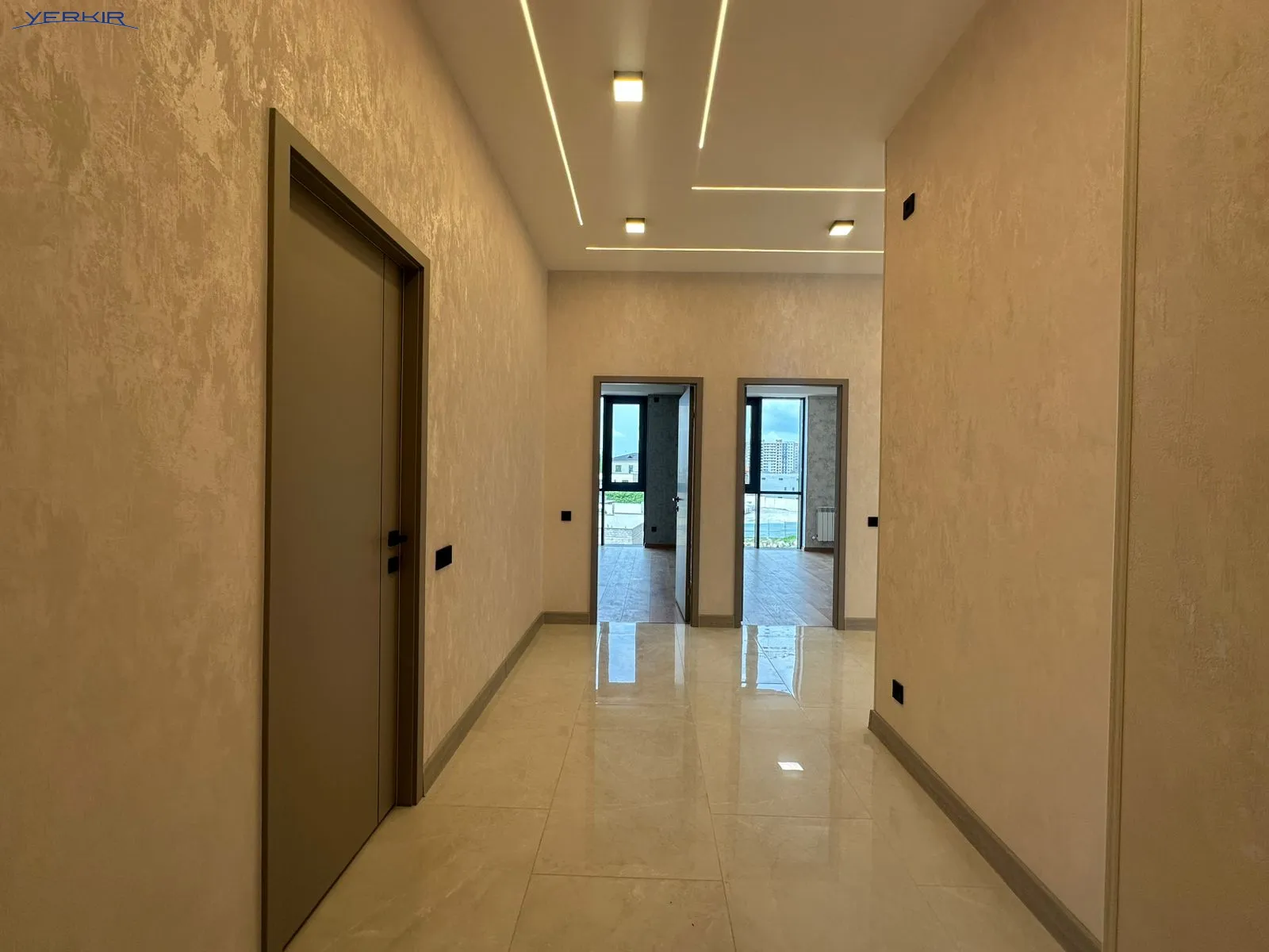 Apartments Code: 9+3768613