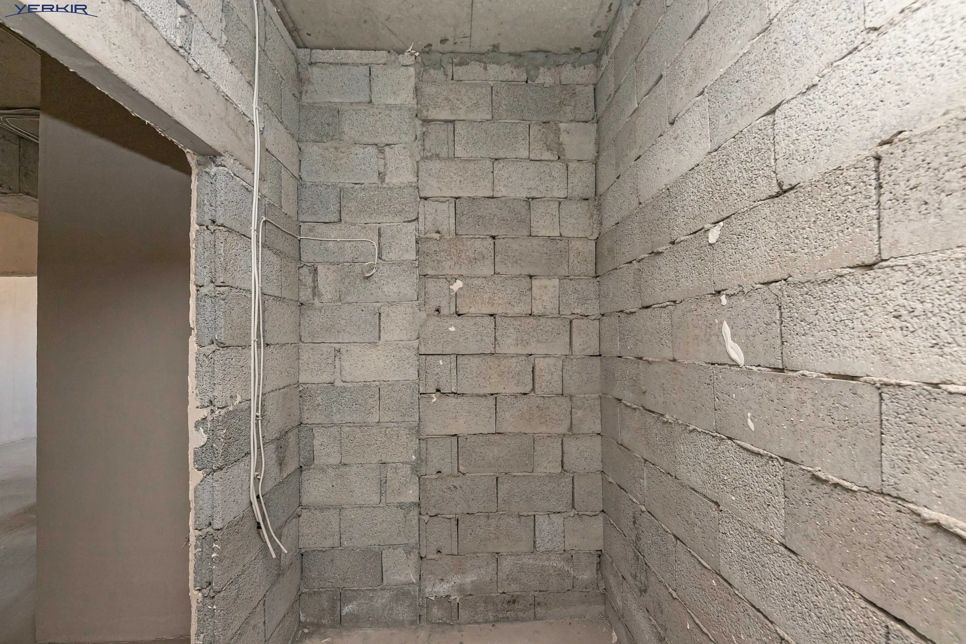 Apartments Code: 9+3515972