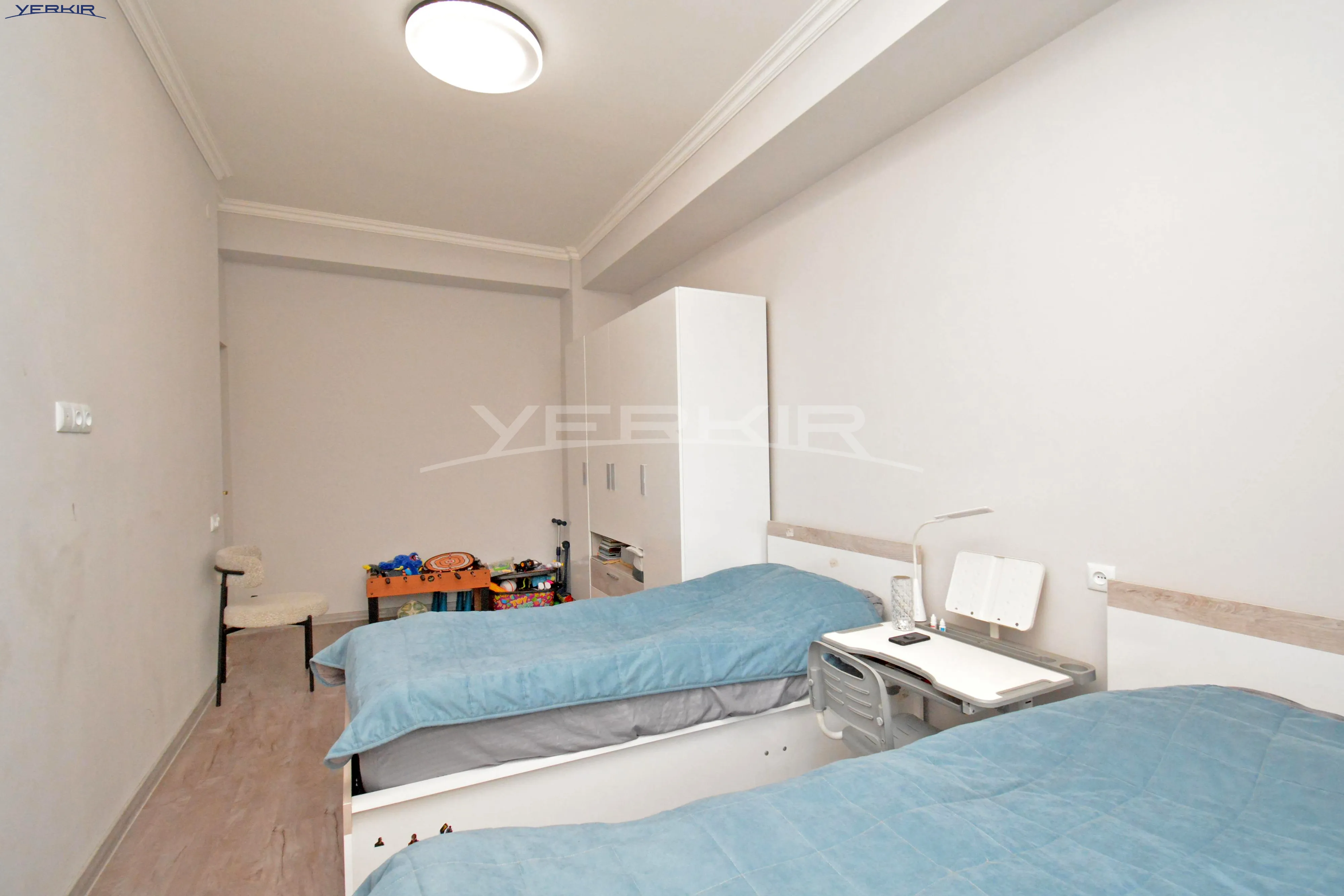 Apartments Code: 9+3714189
