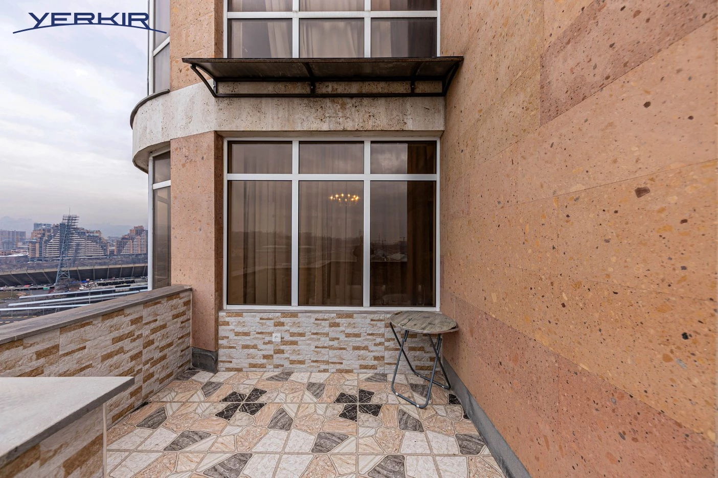 Apartments Code: 9+3558715