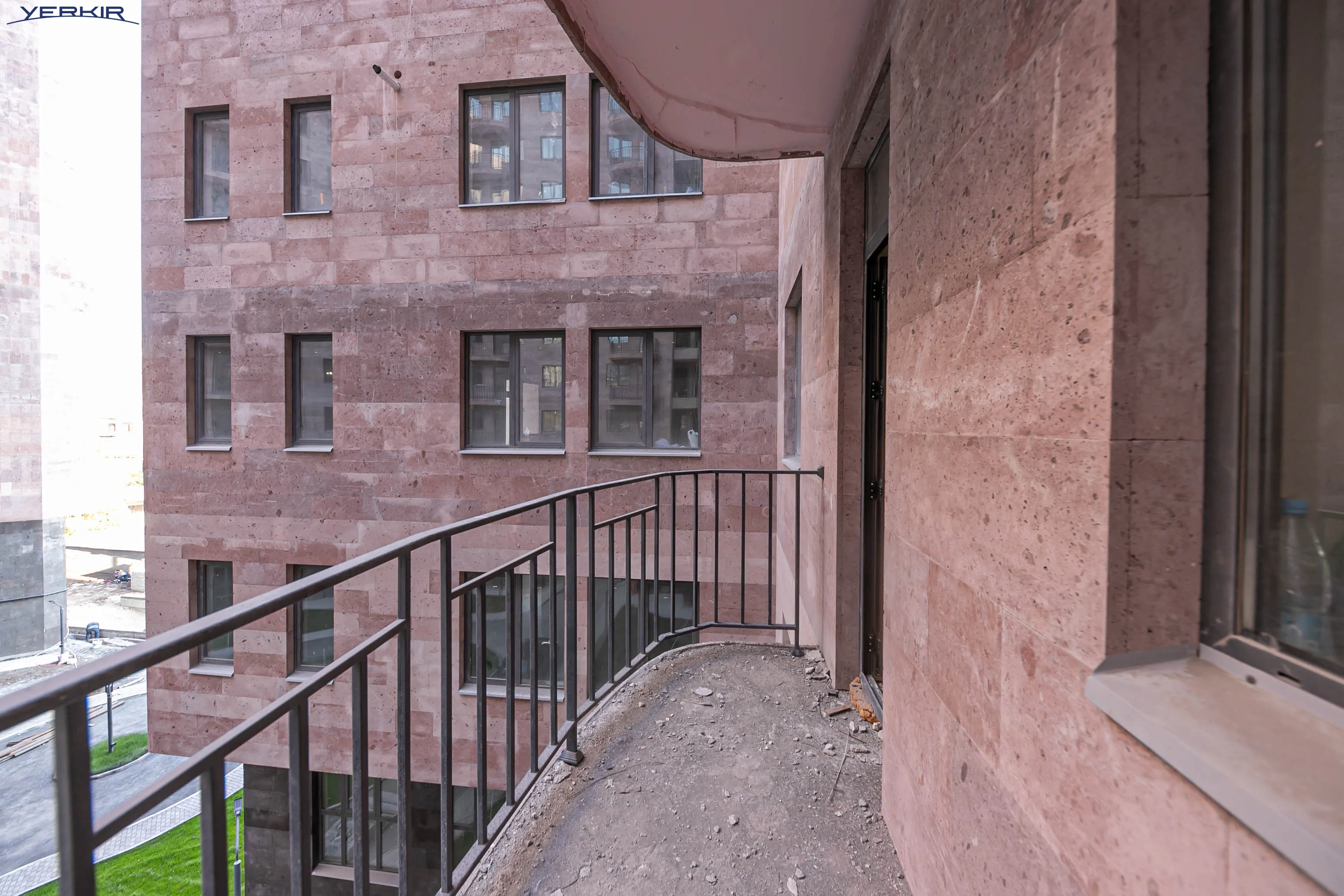 Apartments Code: 5+4194471