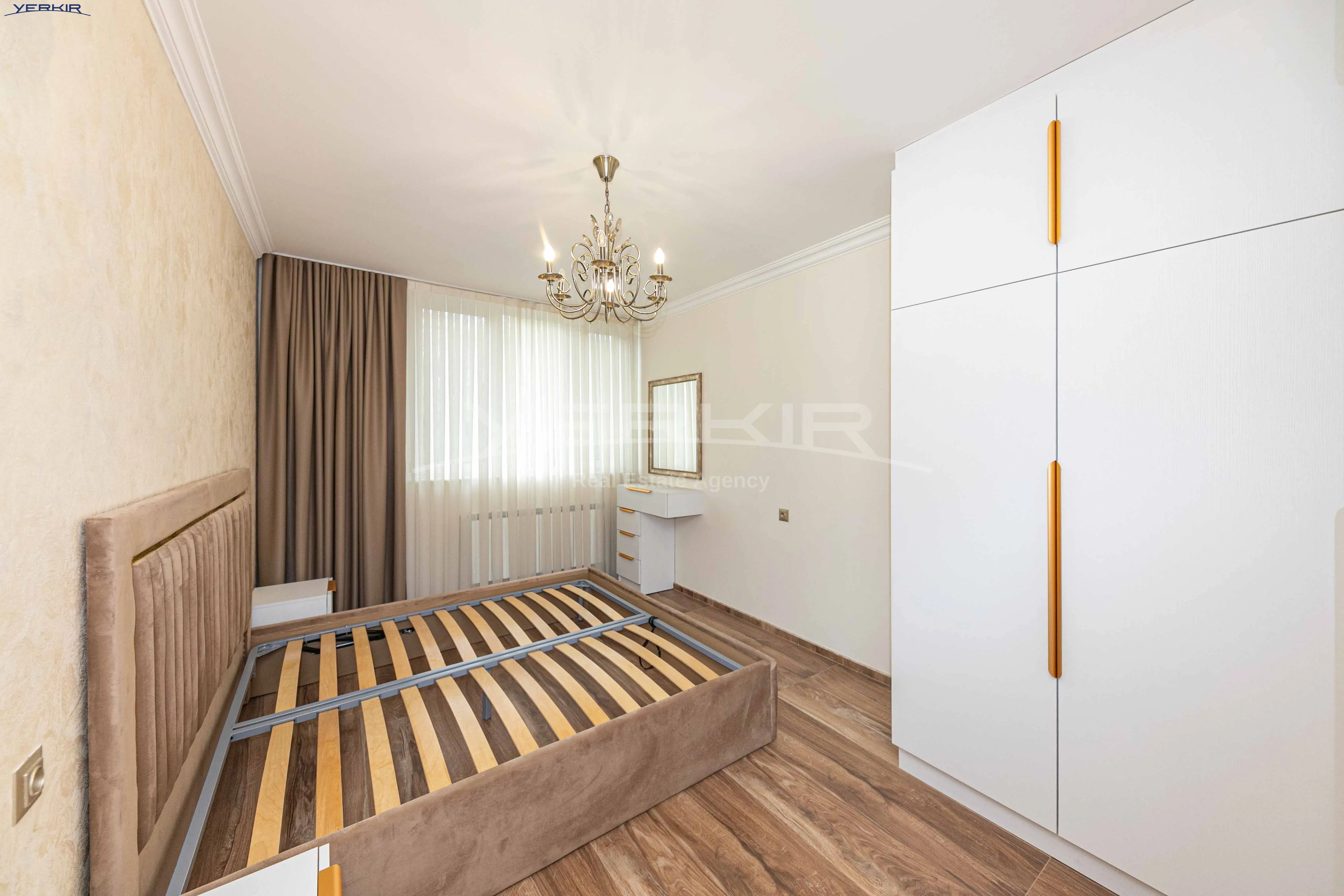 Բնակարաններ Կոդ` 5+3234855
