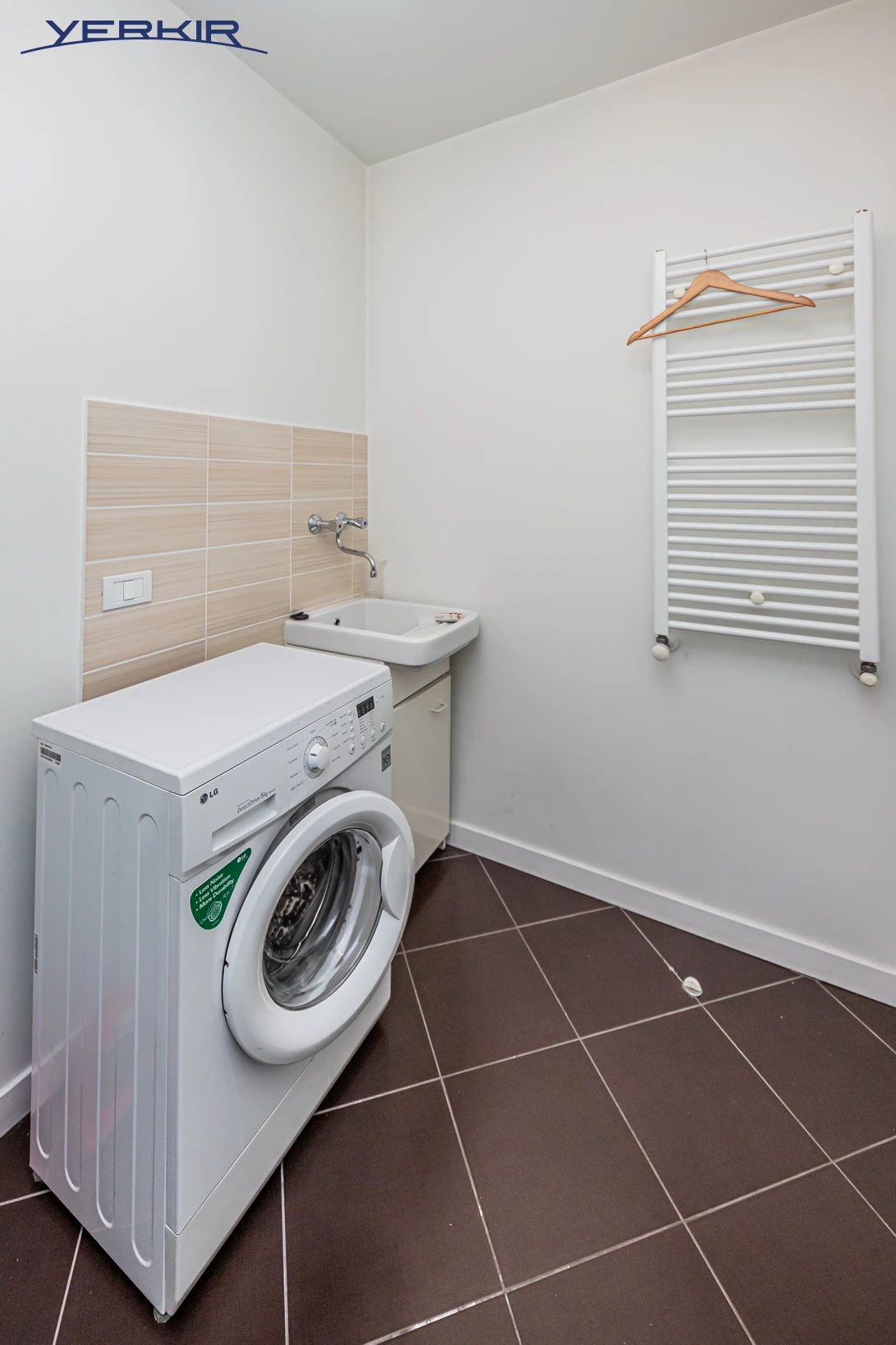 Apartments Code: 5+217211