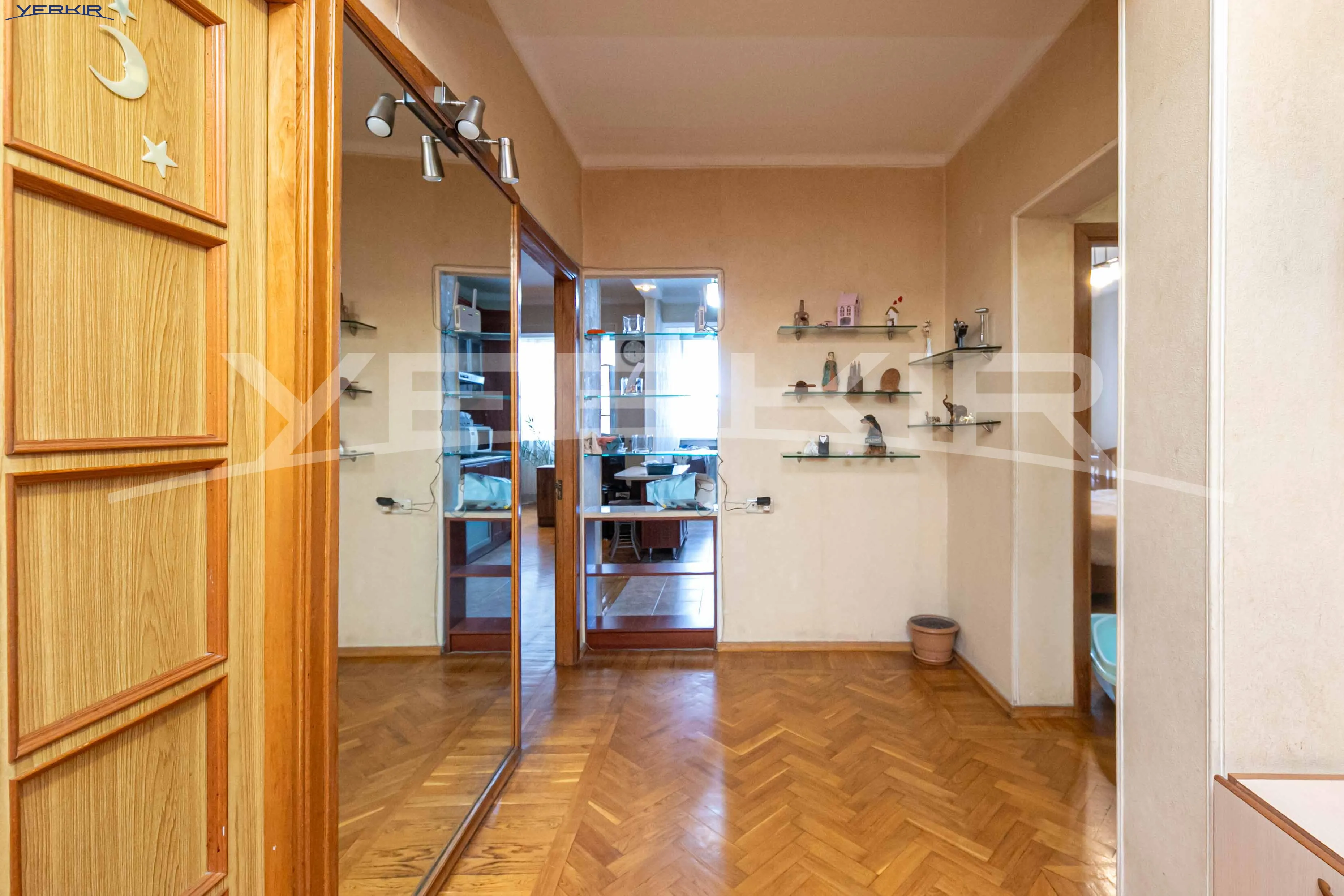 Apartments Code: 10+3472639
