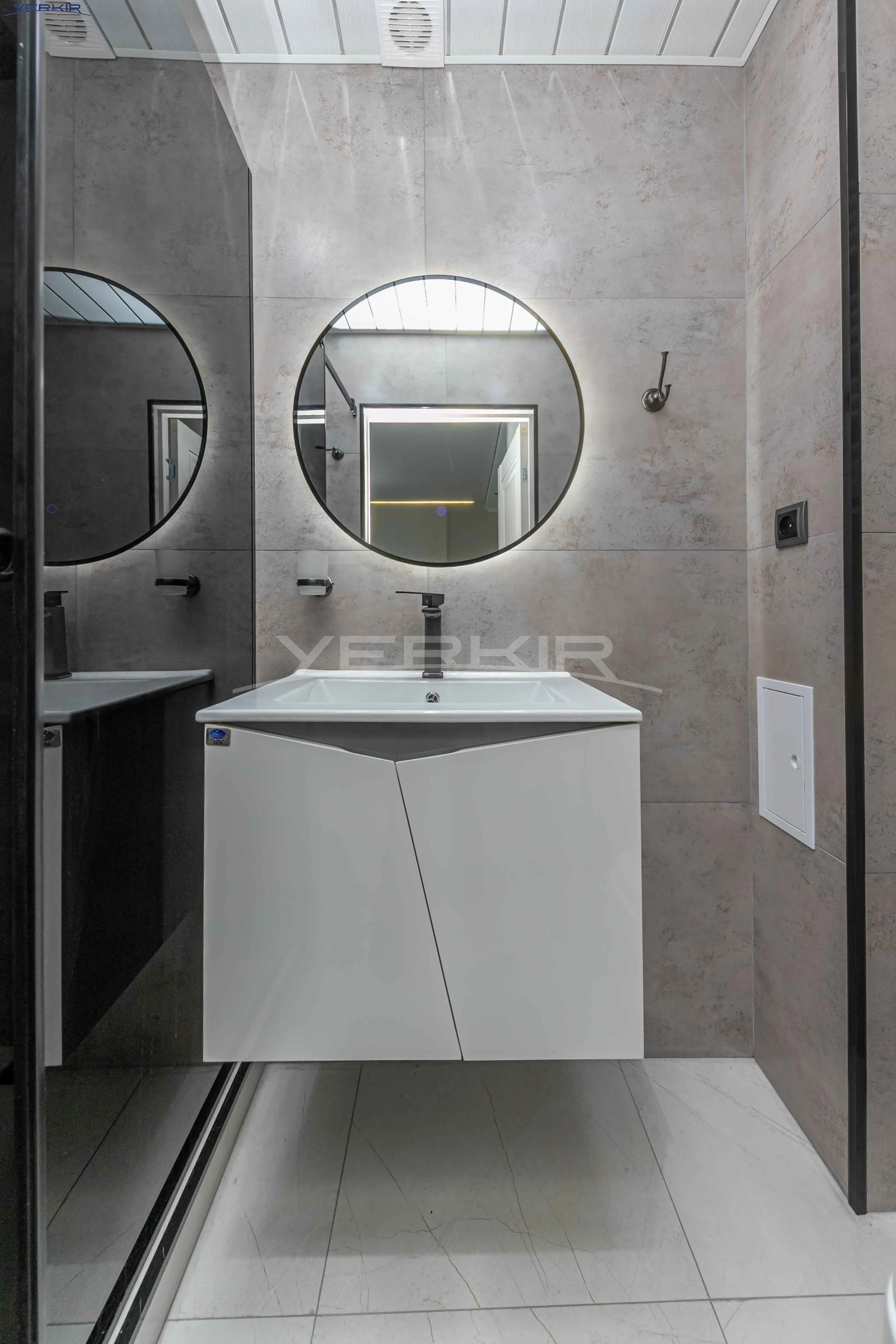 Apartments Code: 9+1558449