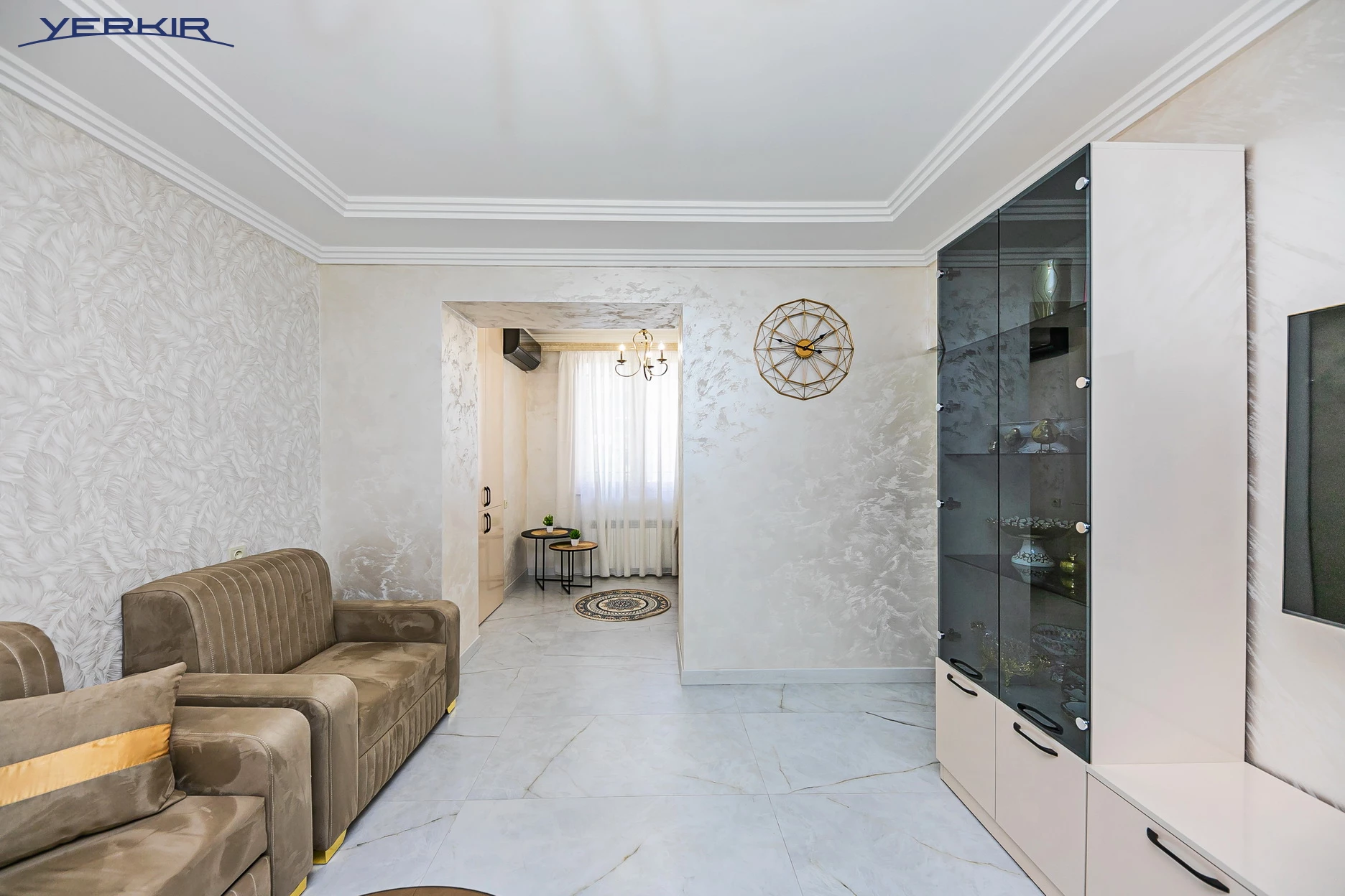 Apartments Code: 5+218071