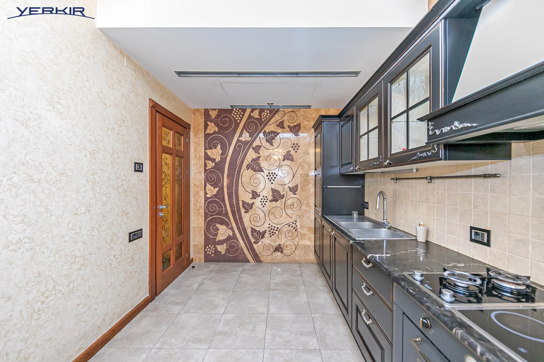 Apartments Code: 5+317840