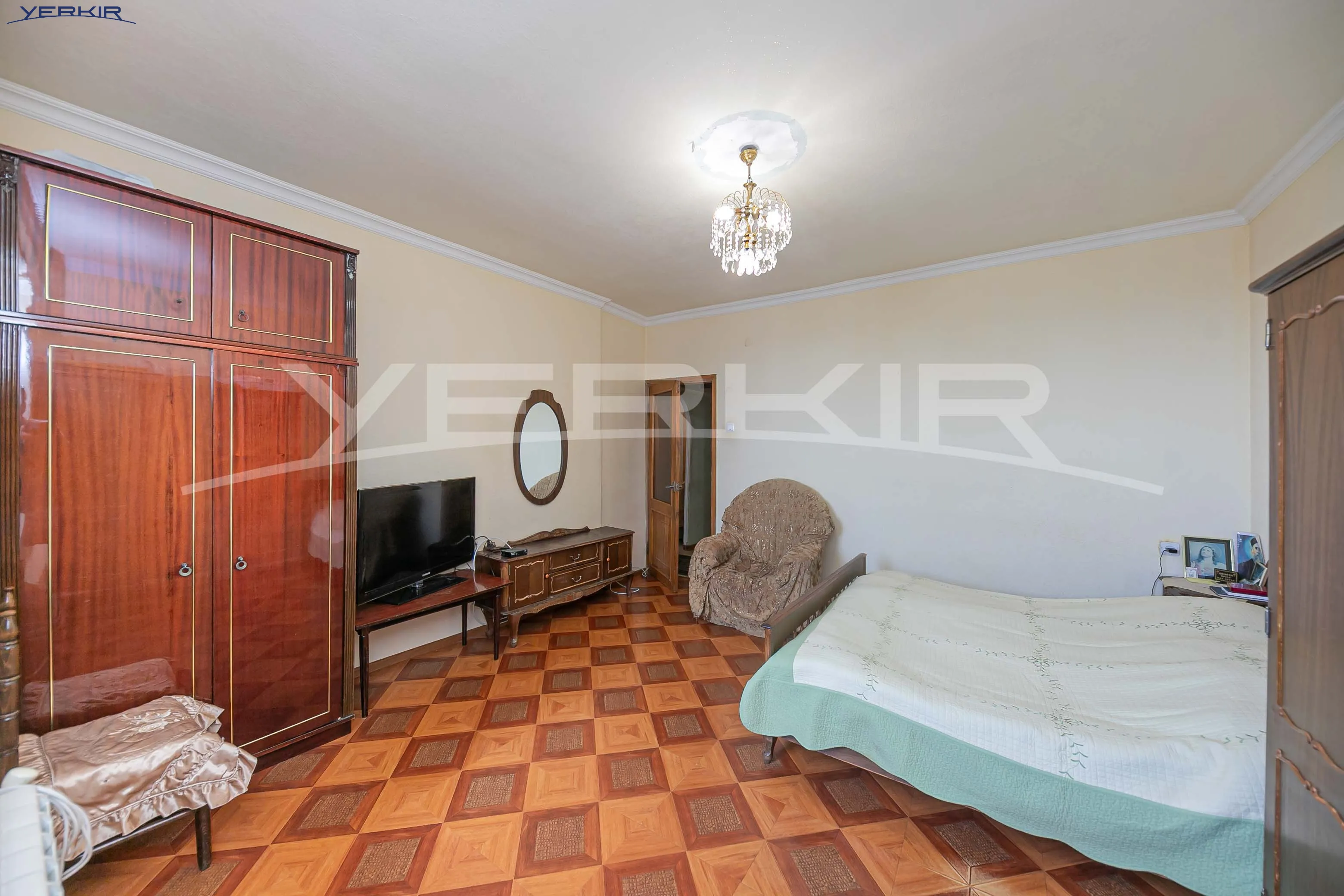 Apartments Code: 10+3240318