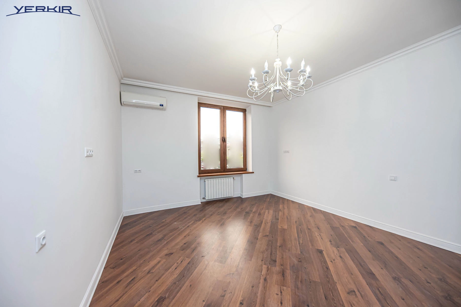 Apartments Code: 5+418467