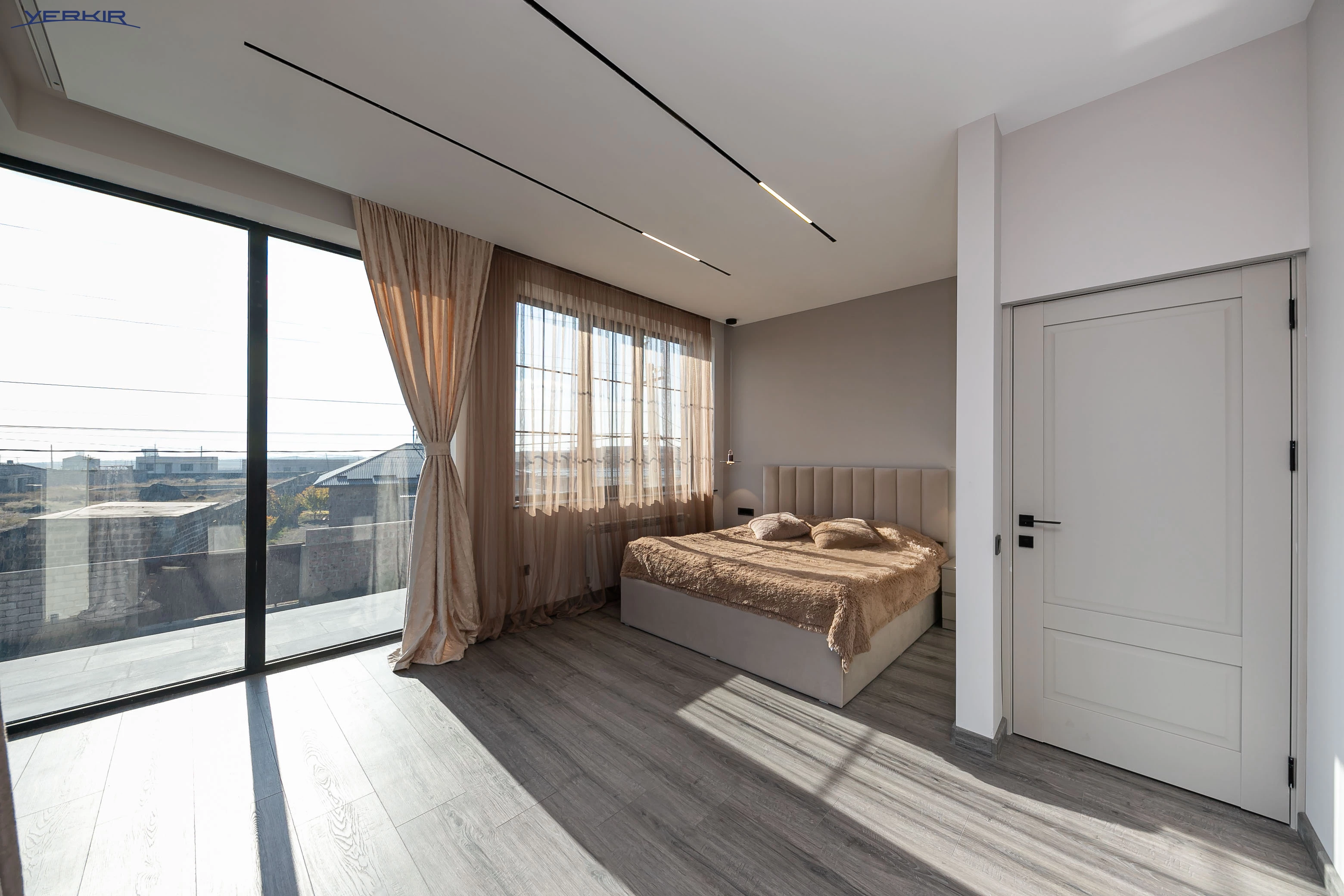 Առանձնատներ Կոդ` 10+521157