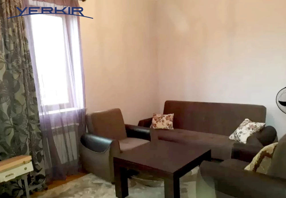 Առանձնատներ Կոդ` 9+50009-dp48