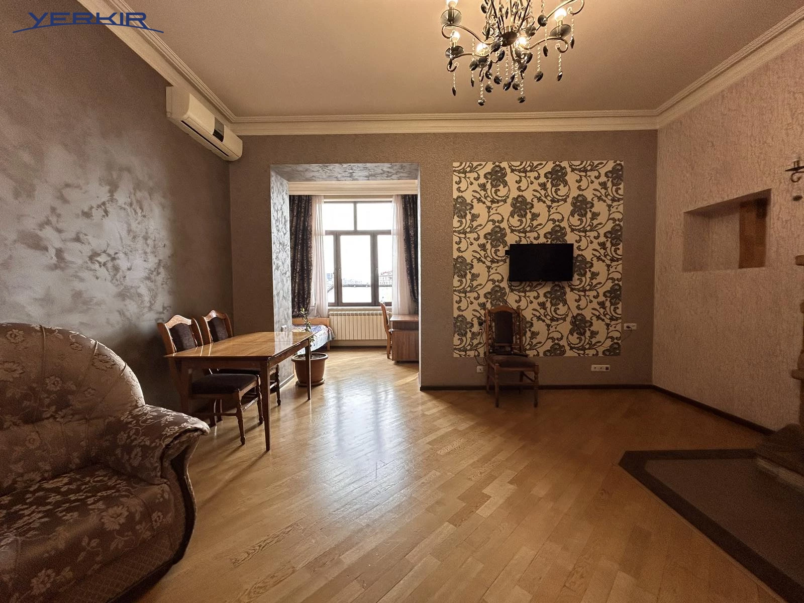 Apartments Code: 5+208681