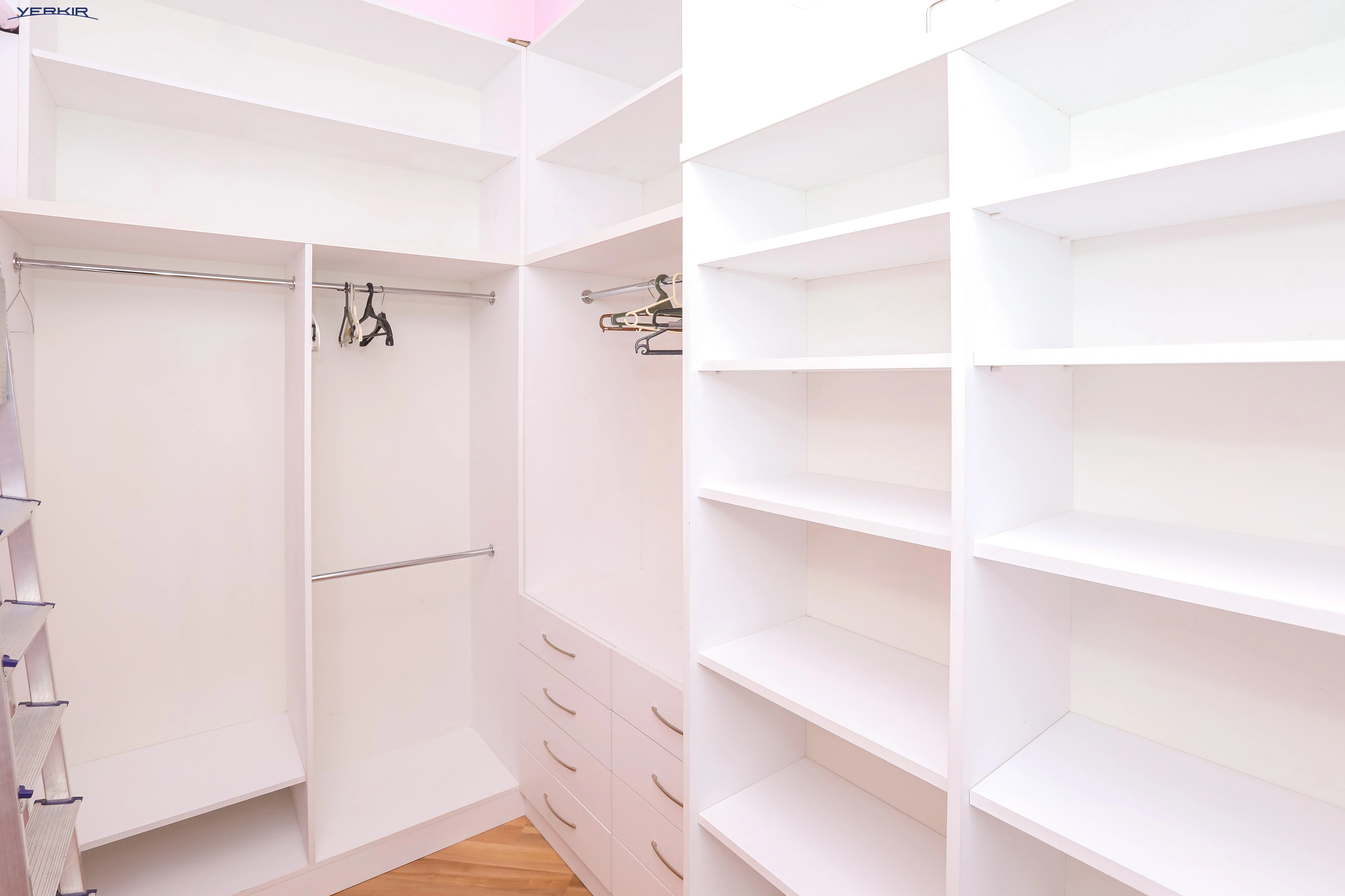 Apartments Code: 10+320880