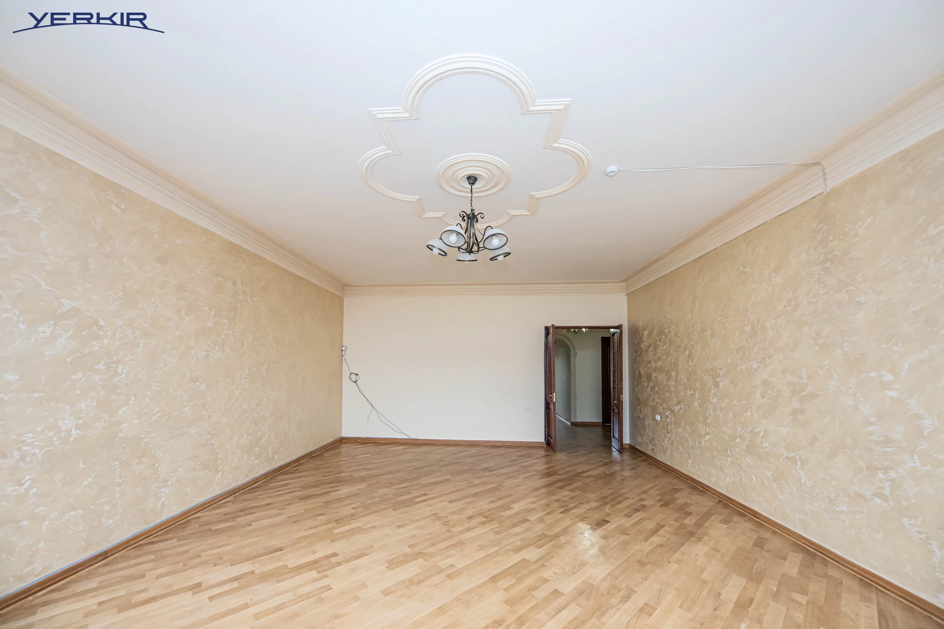 Houses Code: 3+513404