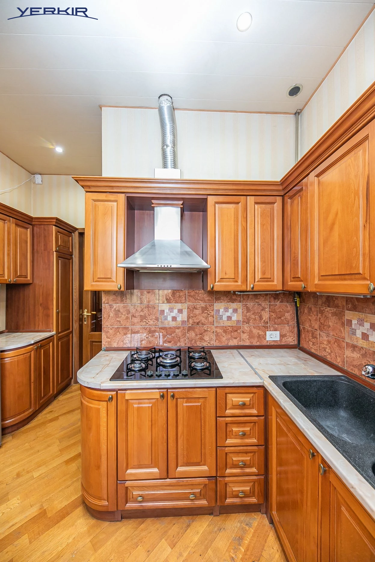 Բնակարաններ Կոդ` 9+217995