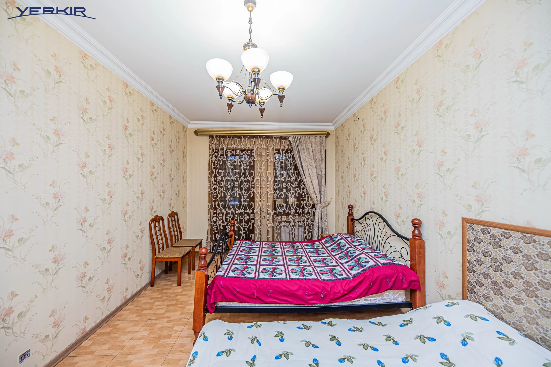 Apartments Code: 5+314879