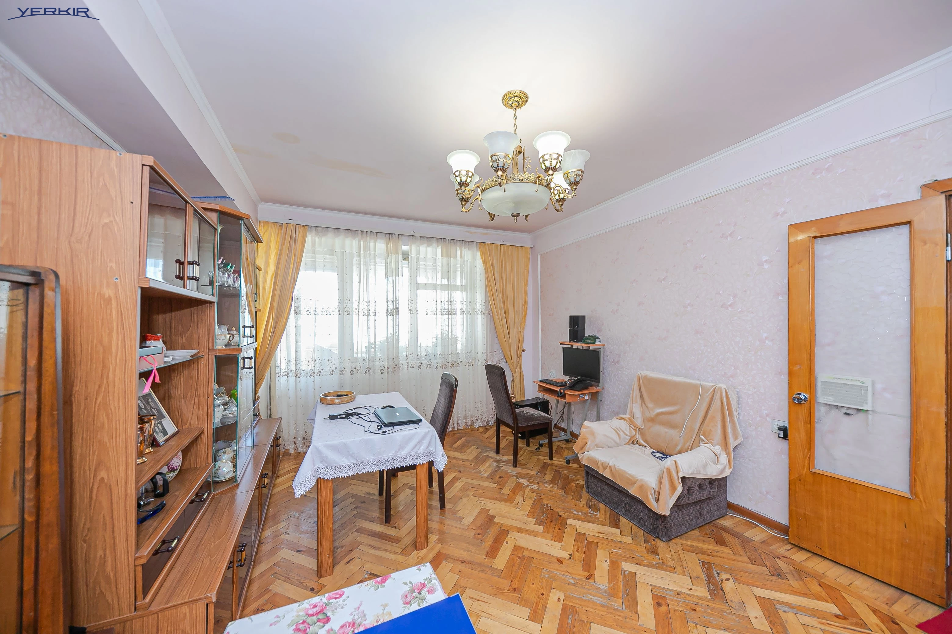 Apartments Code: 9+420195