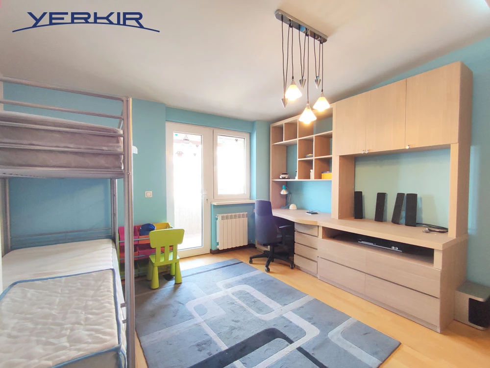 Բնակարաններ Կոդ` 4+809582