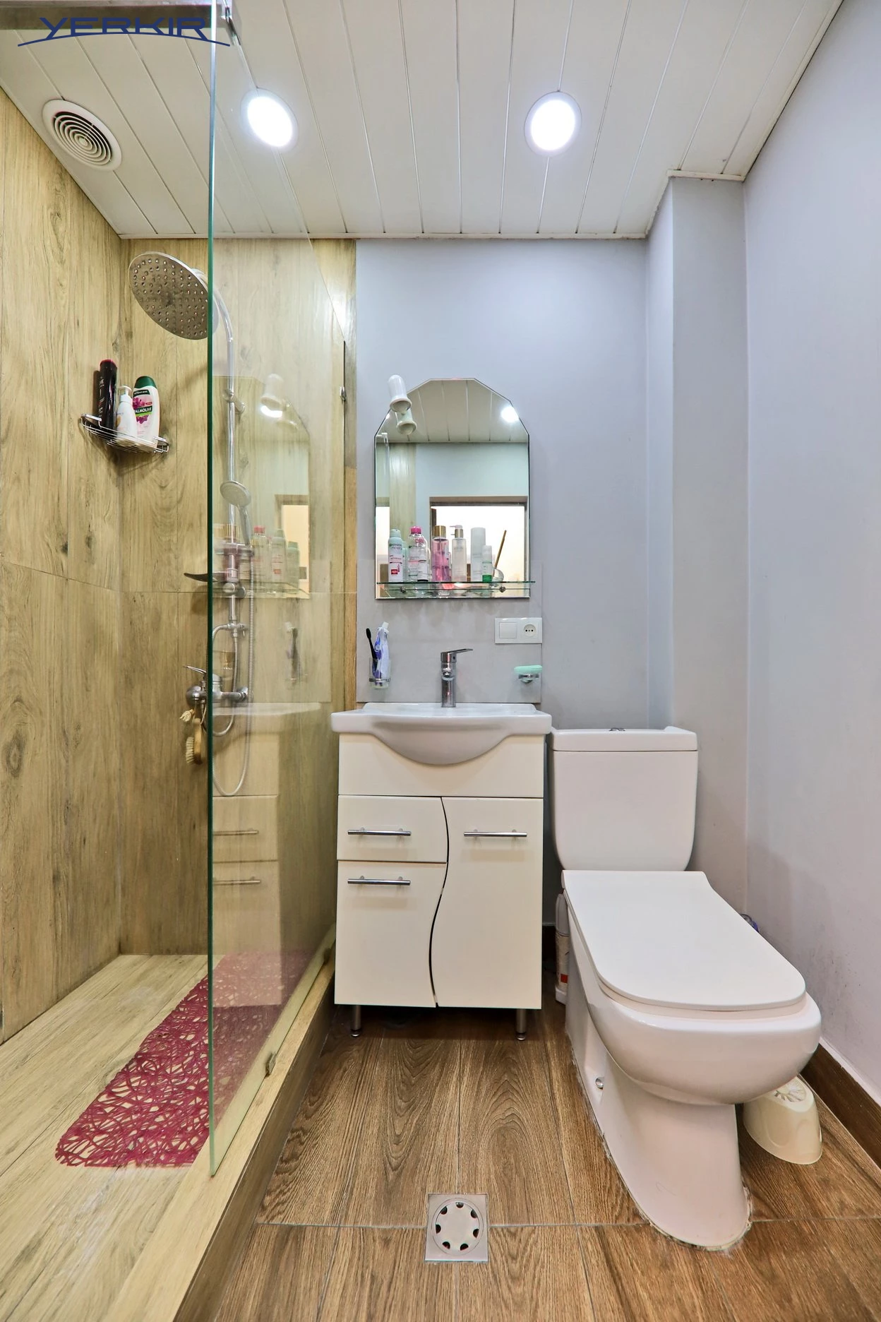 Apartments Code: 9+118244