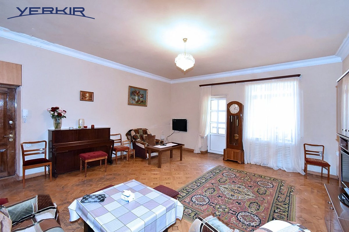 Apartments Code: 10+308330